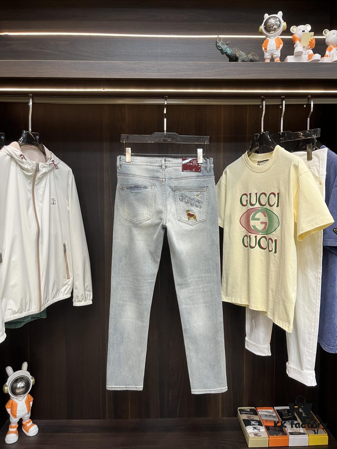 Exclusive New Arrival 🔥 Chrome Hearts Style Men's Fashion Casual Jeans, High-End European Design Original Stock Pants, Trendy and Comfortable, Breathable Fabric with Impeccable Details, Brand-Inspired Design Concept Reflecting Premium Quality, Relaxed Cut for an Excellent Fit