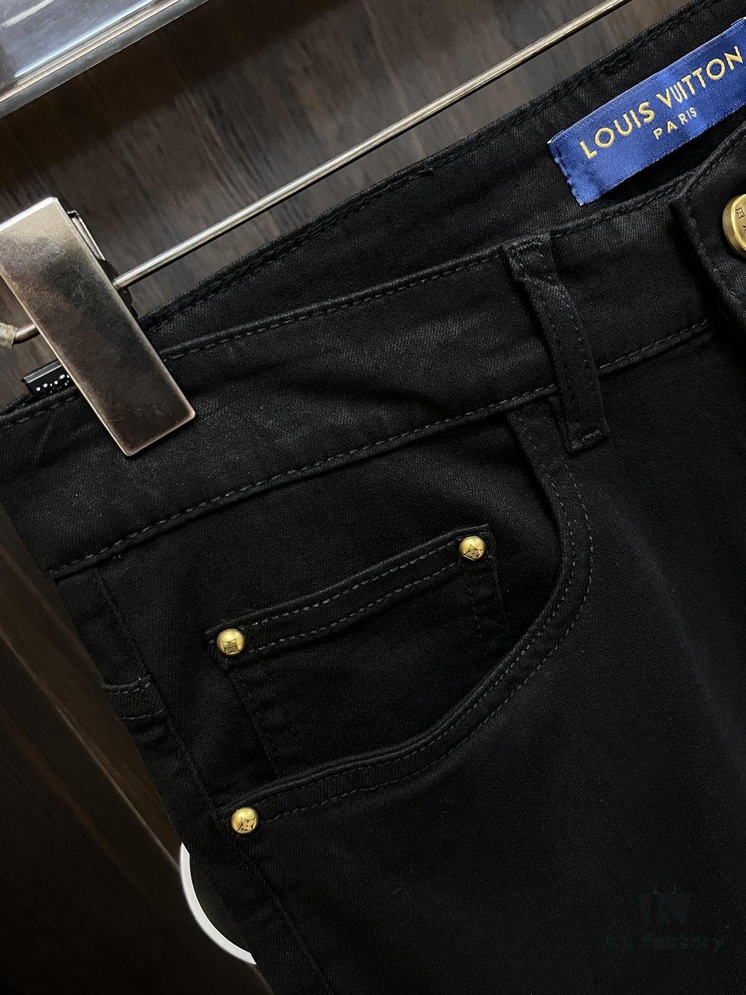 Exclusive New Arrival🔥 Chrome Hearts Style Men's Fashion Casual Jeans, High-End European Design Original Stock Pants, Trendy and Comfortable, Breathable Fabric with Impeccable Details, Brand-Inspired Design Concept Showcasing Premium Quality, Relaxed Cut with Excellent Fit