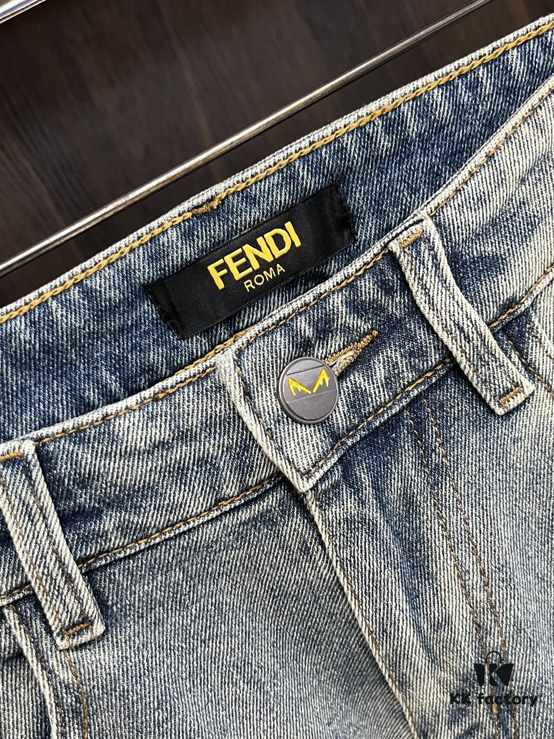 Exclusive New Arrival Crocodile Heart Men's Fashion Casual Jeans, High-End European Style Original Stock Pants, Trendy and Comfortable Casual Trousers with Excellent Breathability and Impeccable Craftsmanship, Featuring Brand Design Elements and Premium Quality, Offering a Relaxed Fit with Flattering Silhouette