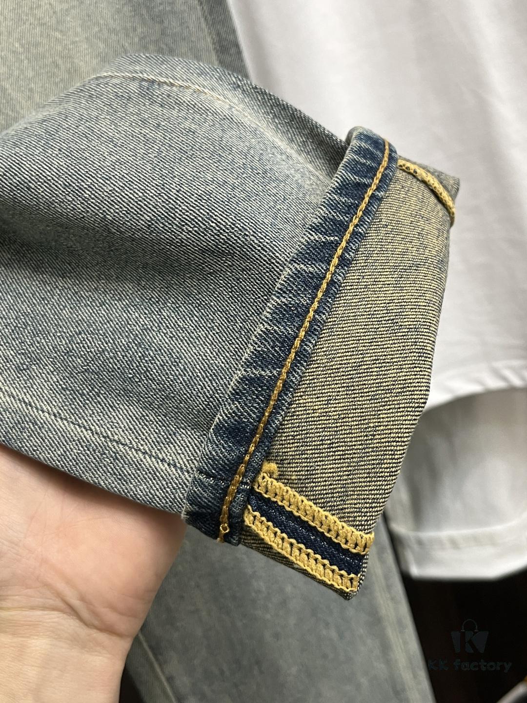 Exclusive New Arrival Crocodile Heart Men's Fashion Casual Jeans, High-End European Style Original Stock Pants, Trendy and Comfortable Casual Trousers with Excellent Breathability and Impeccable Craftsmanship, Featuring Brand Design Elements and Premium Quality, Offering a Relaxed Fit with Flattering Silhouette