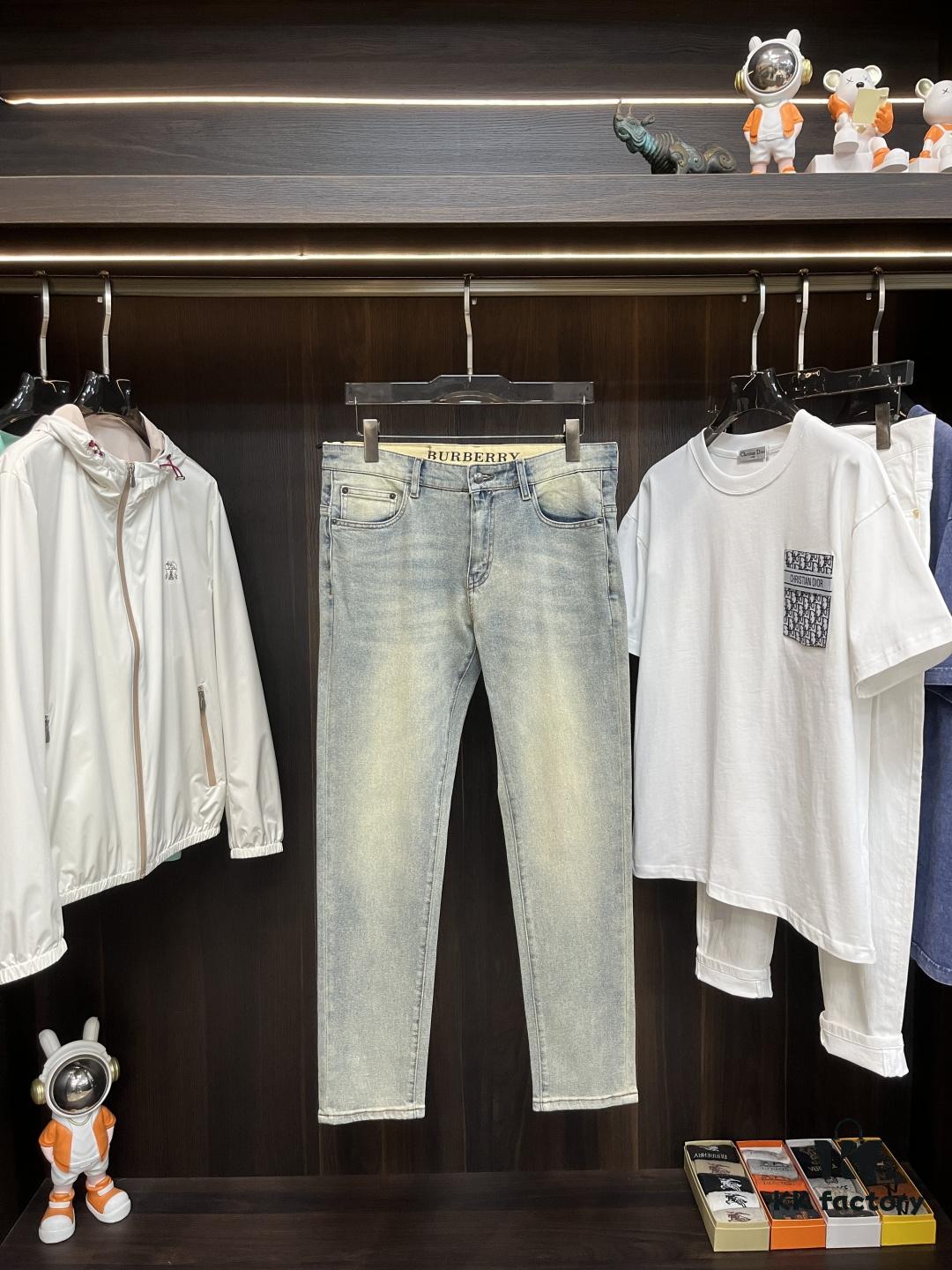 Exclusive New Arrival 🔥 Cross Jewelry Men's Fashion Casual Jeans, High-End European Style Original Stock Pants, Trendy and Comfortable with Excellent Breathability, Impeccable Craftsmanship and Brand Design Elements Reflecting Premium Quality, Featuring a Relaxed Cut for an Outstanding Fit
