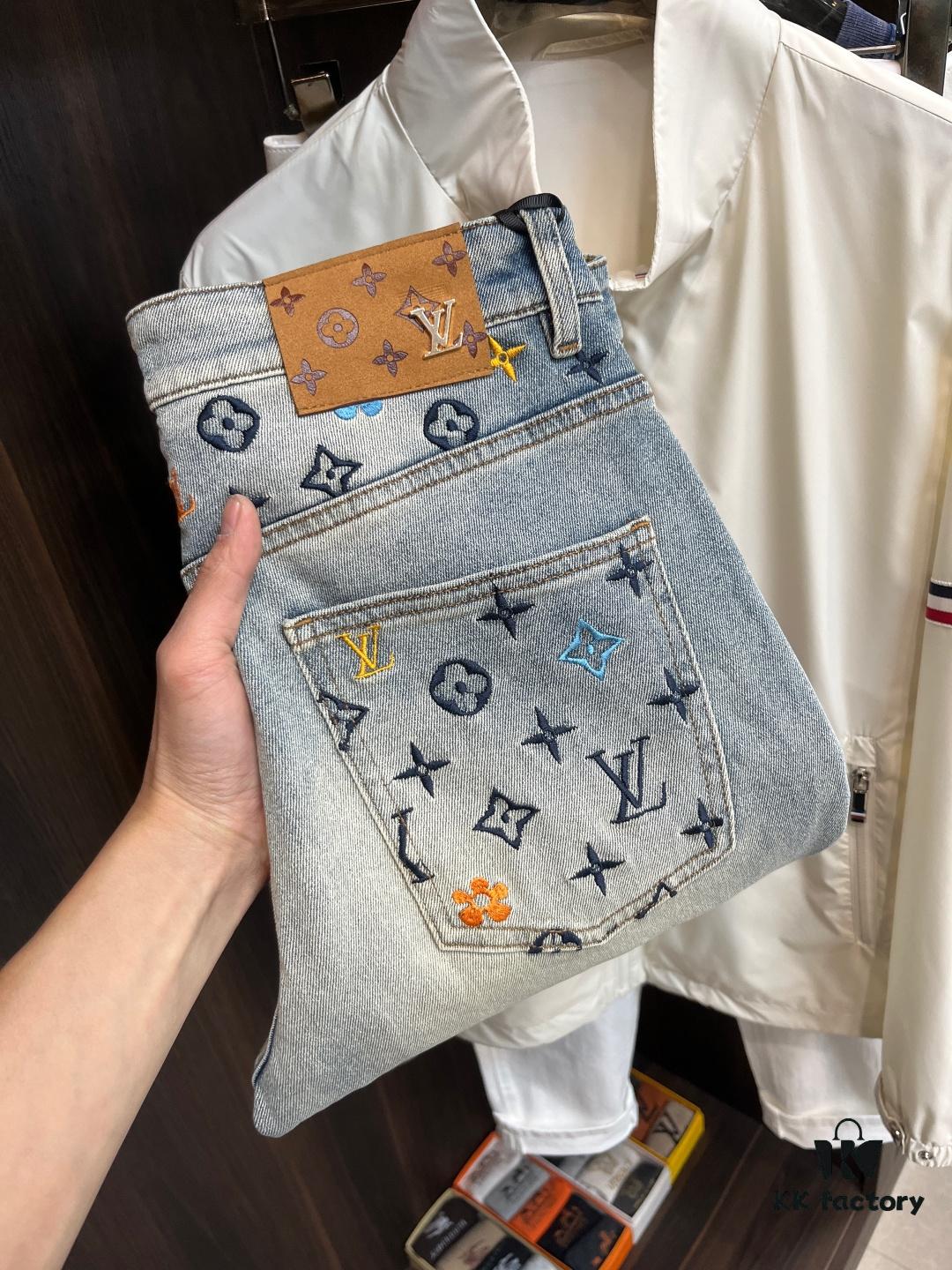 Exclusive New Arrival🔥 Chrome Hearts Style Men's Fashion Casual Jeans, High-End European Original Stock Pants, Trendy and Comfortable with Premium Design and Excellent Craftsmanship