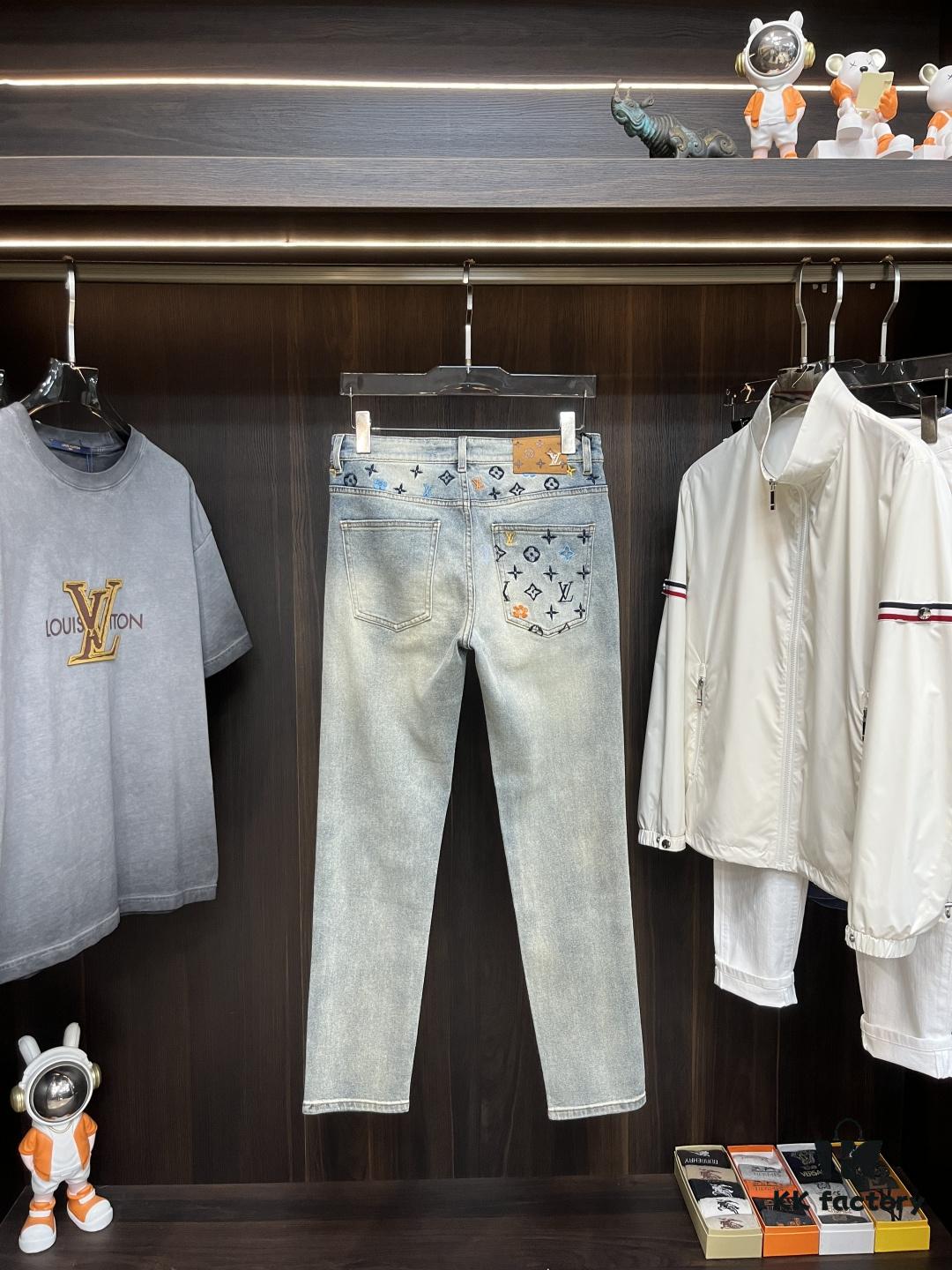 Exclusive New Arrival🔥 Chrome Hearts Style Men's Fashion Casual Jeans, High-End European Original Stock Pants, Trendy and Comfortable with Premium Design and Excellent Craftsmanship