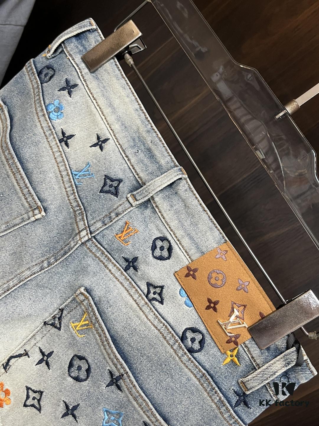 Exclusive New Arrival🔥 Chrome Hearts Style Men's Fashion Casual Jeans, High-End European Original Stock Pants, Trendy and Comfortable with Premium Design and Excellent Craftsmanship