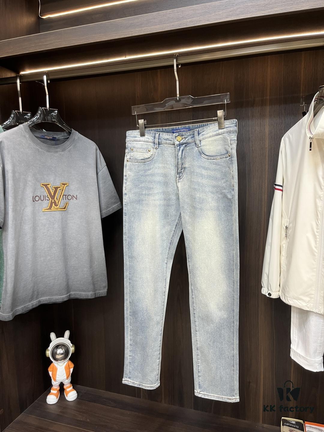 Exclusive New Arrival 🔥 Cross Heart Men's Fashion Casual Jeans, High-End European Style Original Stock Pants, Trendy and Comfortable, Breathable Fabric with Impeccable Details, Brand-Inspired Design Concept Exuding Premium Quality, Leisure Cut with Excellent Fit