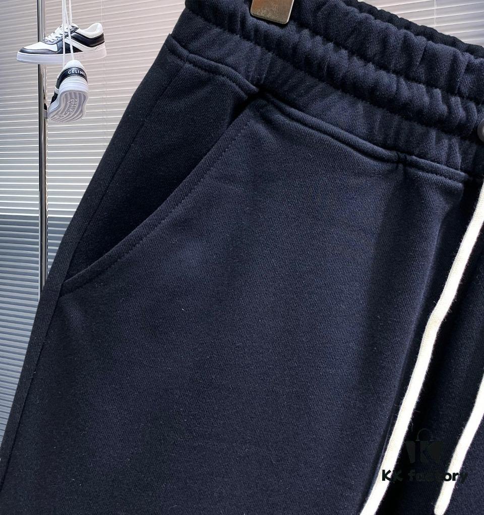 Chrome Hearts New Arrival Casual Pants, High-End Version! Premium Counter Custom Fabric, Elastic Drawstring Waistband, Breathable and Comfortable, Impeccable Details, Signature Brand Design Concept Reflecting Superior Quality. Soft and Smooth Touch with Relaxed Tailoring for an Excellent Fit.