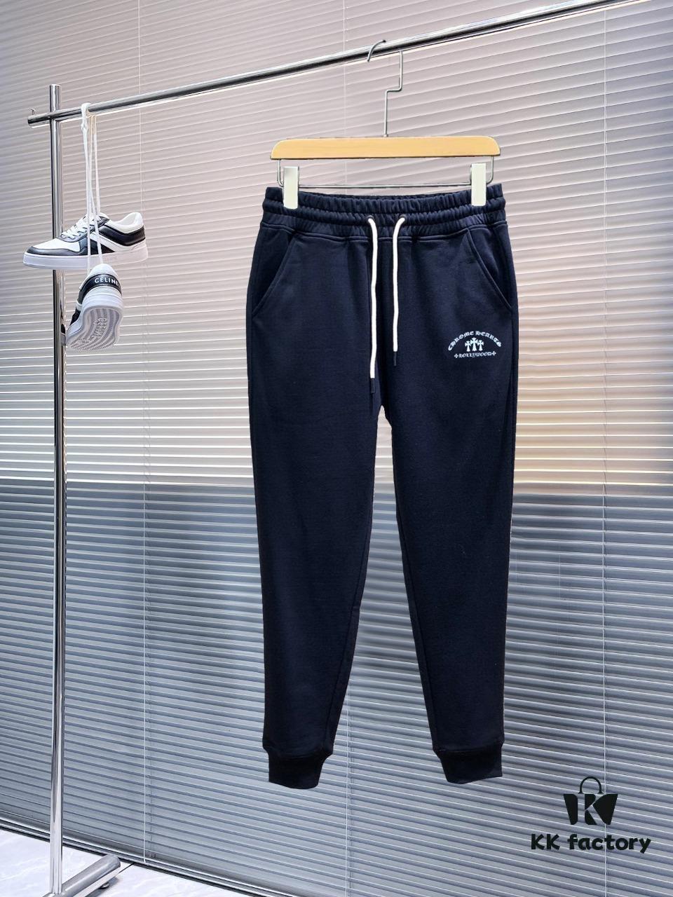 Chrome Hearts New Casual Pants, High-End Version! Custom Counter Fabric, Elastic Drawstring Design, Highly Breathable and Comfortable, Impeccable Details, Brand-Inspired Design Concept Reflecting Premium Quality. Soft and Smooth Texture! Features a Relaxed Cut with an Excellent Fit.