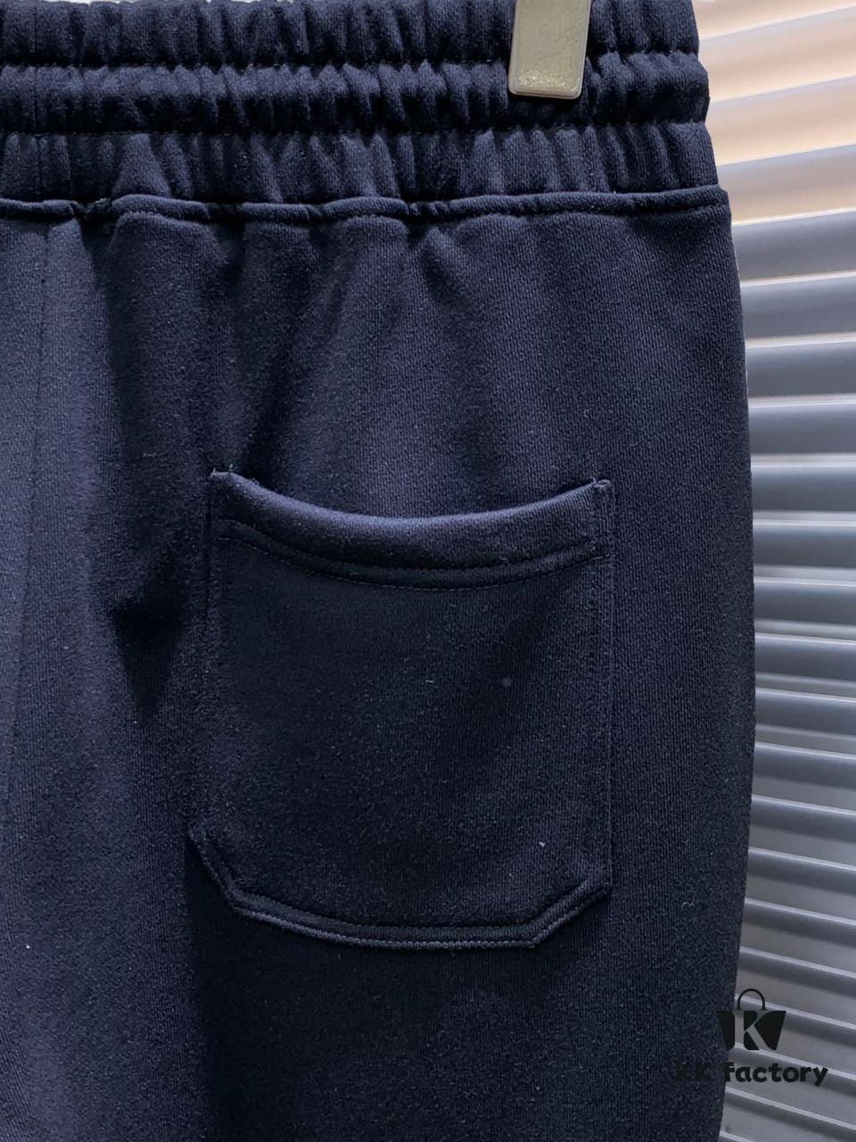 Chrome Hearts New Casual Pants, High-End Version! Custom Counter Fabric, Elastic Drawstring Design, Highly Breathable and Comfortable, Impeccable Details, Brand-Inspired Design Concept Reflecting Premium Quality. Soft and Smooth Texture! Features a Relaxed Cut with an Excellent Fit.