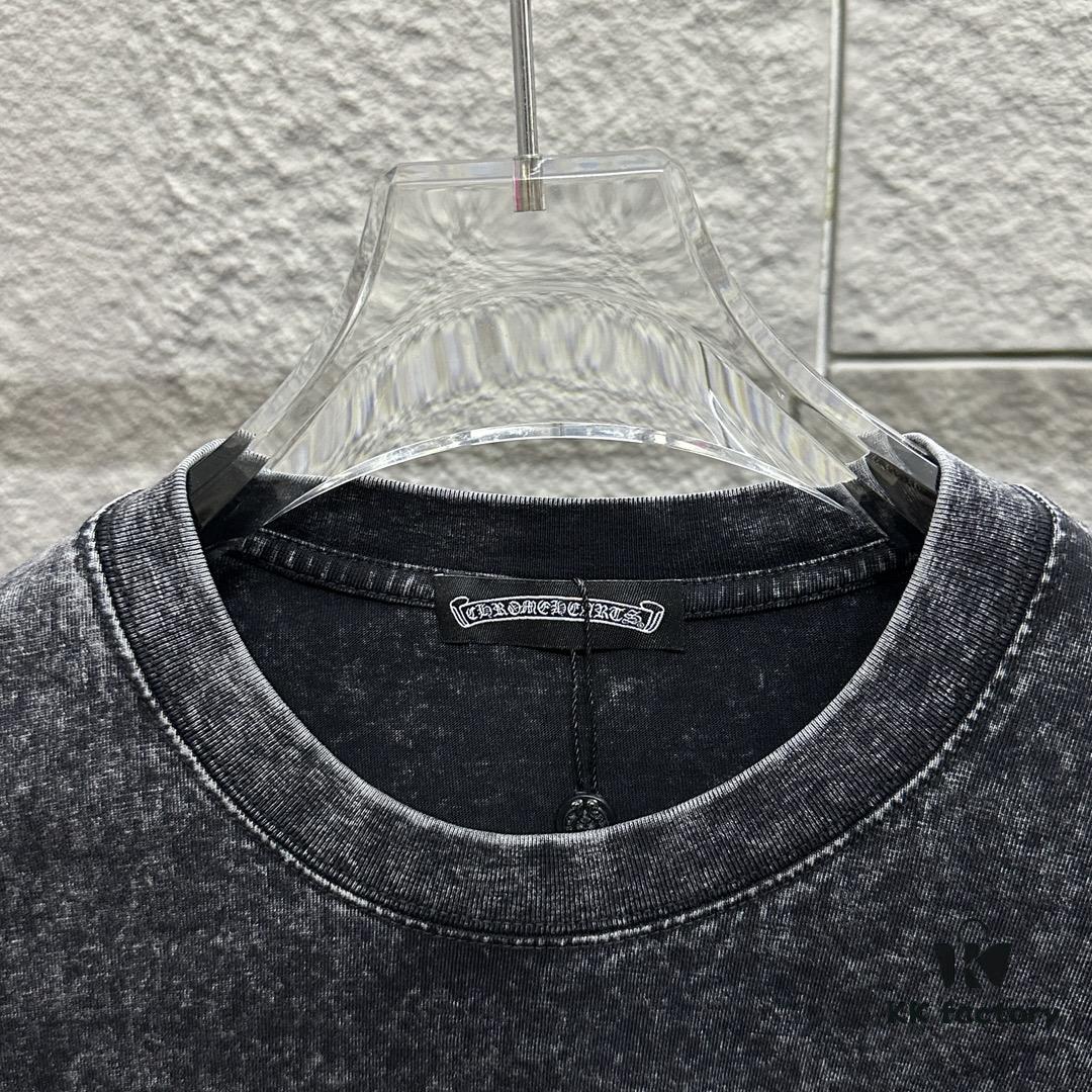 CH* Chrome Hearts* 2025 Spring/Summer New Arrival Distressed Snowflake Wash Vintage Round Neck Short Sleeve T-Shirt with Chest and Back Logo, Horseshoe Print, Custom Fabric Unisex Tee