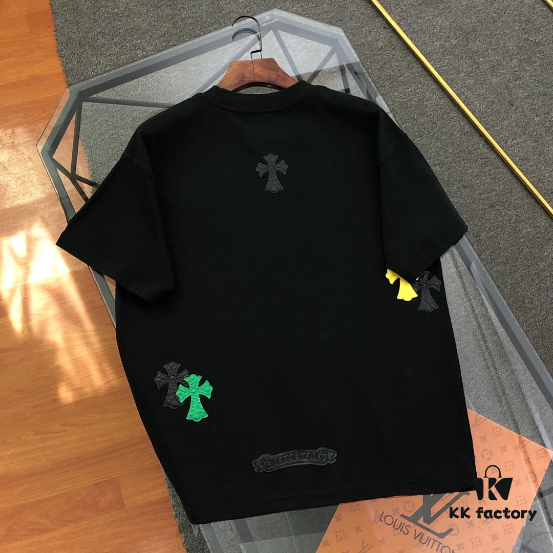 Chrome Hearts 2025 New Heavy Washed Leather Patch Embroidery Short Sleeve T-Shirt △ Original Fabric △ High Version △ Premium Quality Influencer and Celebrity Style △ 320g Garment-Washed Embroidered Horse Hoof Cross Graffiti Print △ Super Versatile and Stylish △ Full Trims △ Unisex Must-Have Tee