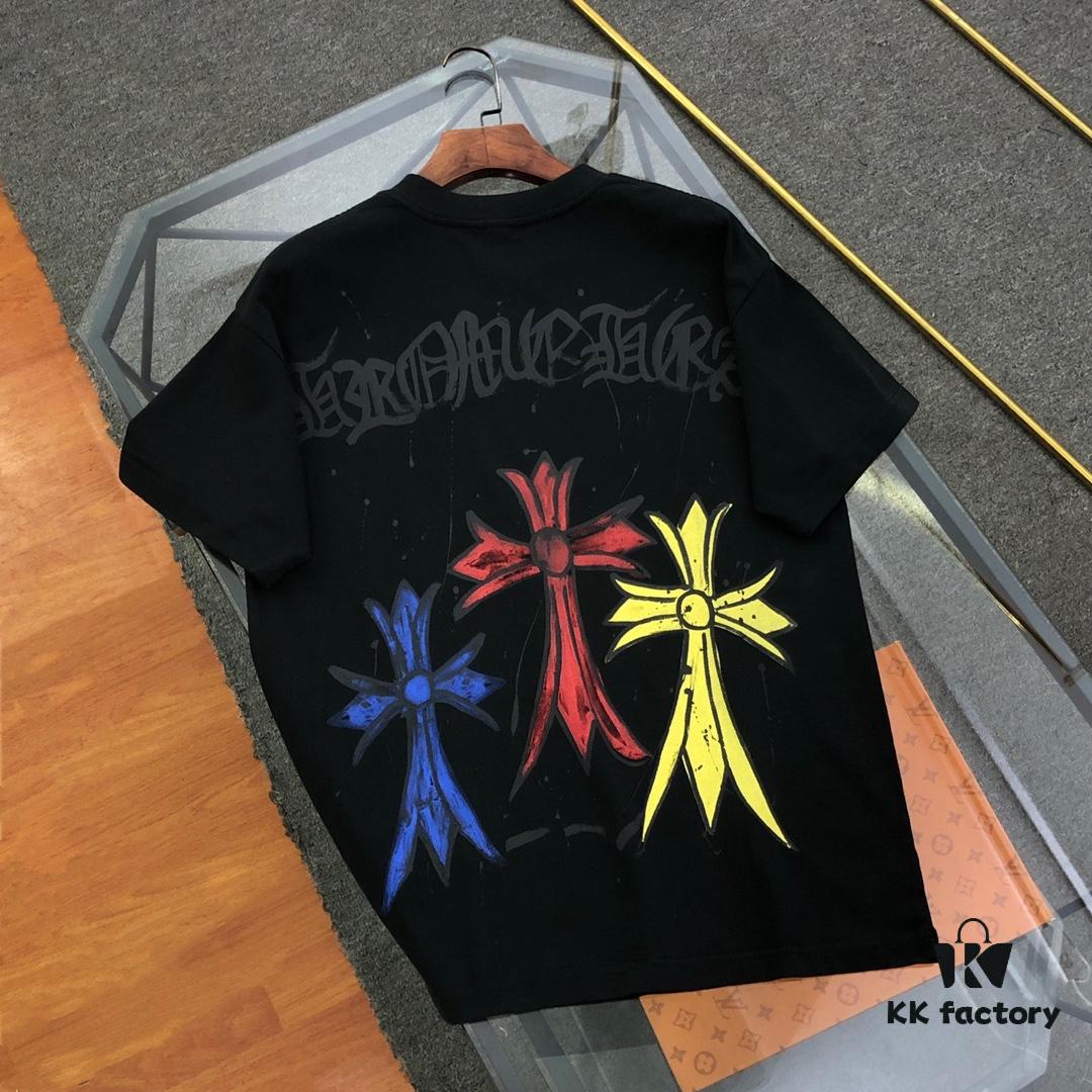 Chrome Hearts 2025 New Graffiti Print Short Sleeve T-Shirt △ Original Fabric △ High Version △ Premium Quality Influencer & Celebrity Style △ 320g Garment Washed Horseshoe Cross Graffiti Design △ Fully Washed Finish △ Horseshoe Cross Print △ Ultra Versatile Styling △ Complete with Triple Labels △ Unisex Essential Must-Have Tee