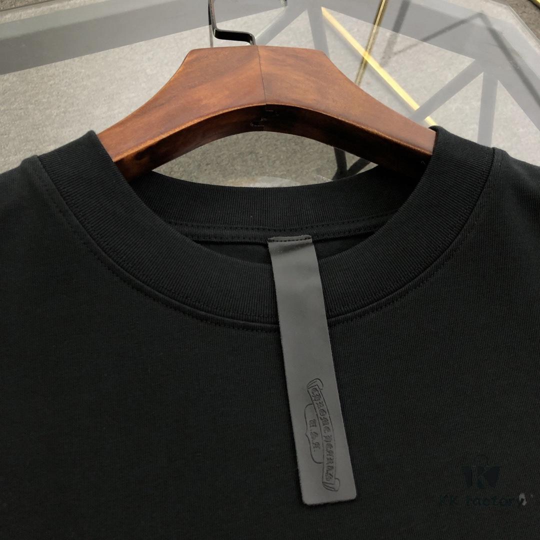 Chrome Hearts 2025 New Graffiti Print Short Sleeve T-Shirt △ Original Fabric △ High Version △ Premium Quality Influencer & Celebrity Style △ 320g Garment Washed Horseshoe Cross Graffiti Design △ Fully Washed Finish △ Horseshoe Cross Print △ Ultra Versatile Styling △ Complete with Triple Labels △ Unisex Essential Must-Have Tee