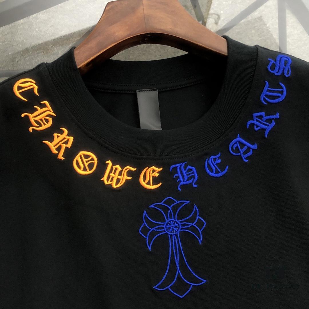 Chrome Hearts 2025 New Arrival Embroidered Graffiti Print Short Sleeve T-Shirt △ Original Fabric △ High Version △ Premium Quality Influencer & Celebrity Style △ 320g Garment-Washed Embroidered Horse Hoof Cross & Graffiti Design △ Unisex Three-Label Complete Must-Have Basic Tee