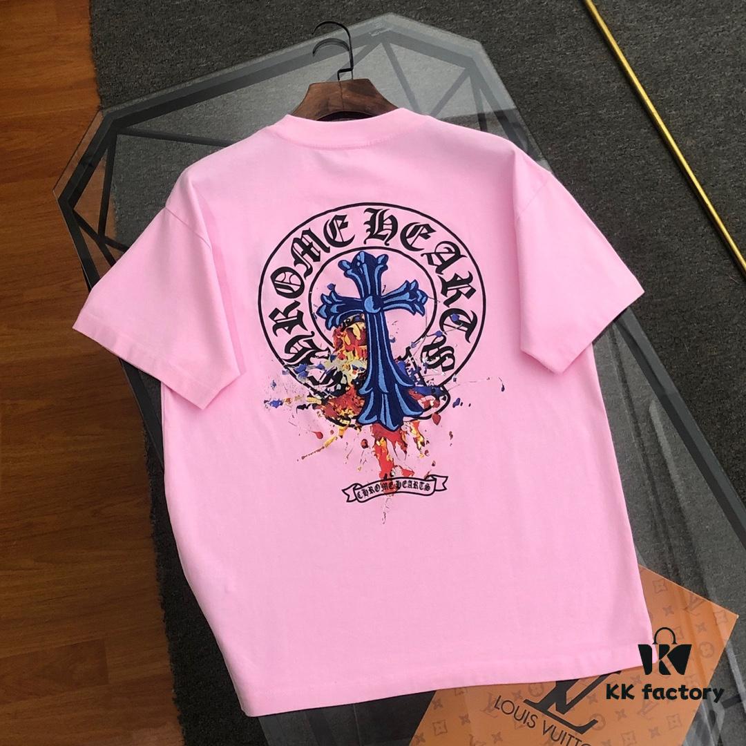 Chrome Hearts 2025 New Embroidered Graffiti Print Short Sleeve T-Shirt △ Original Fabric △ High Version △ Premium Quality Influencer and Celebrity Style △ 320g Garment Washed △ Horsehoof Cross Embroidery and Graffiti Printing △ Extremely Versatile and Stylish △ Complete Three Labels △ Unisex Must-Have Style