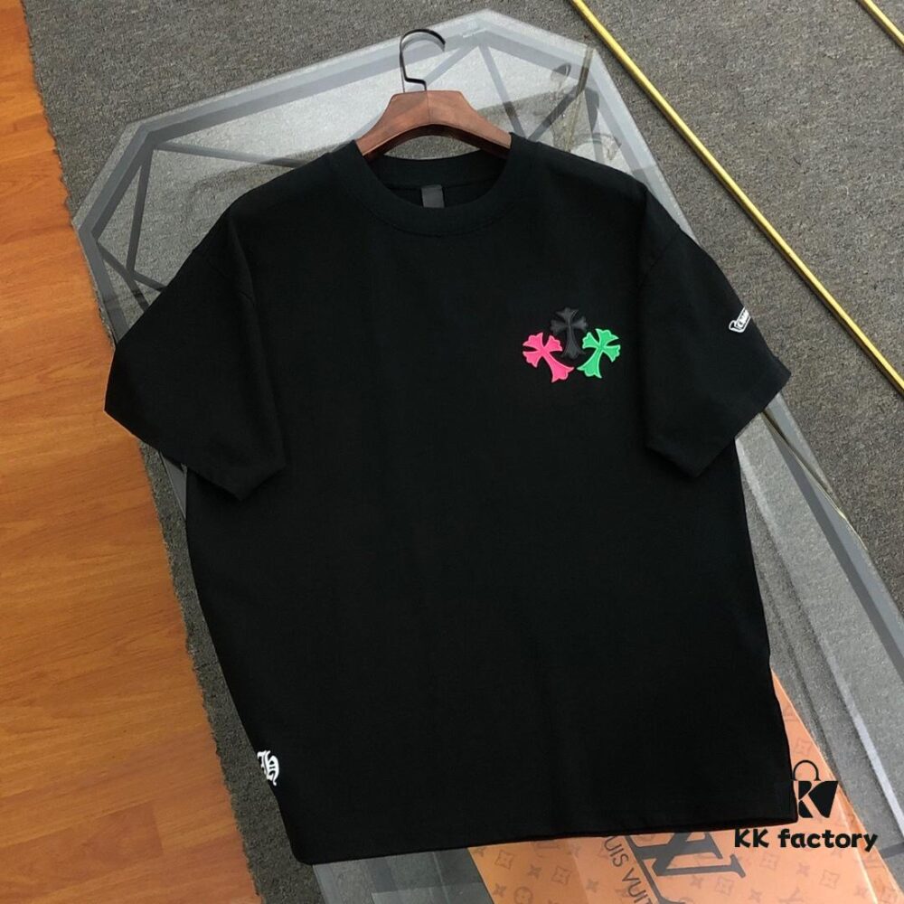 Chrome Hearts 2025 New Embroidered Graffiti Print Short Sleeve T-Shirt △ Original Fabric △ High Version △ Premium Quality Influencer & Celebrity Style 320g Garment Washed Embroidered Horse Hoof Cross Graffiti Design Ultra Versatile Stylish Unisex Tee Complete with Triple Tags Essential Wardrobe Staple