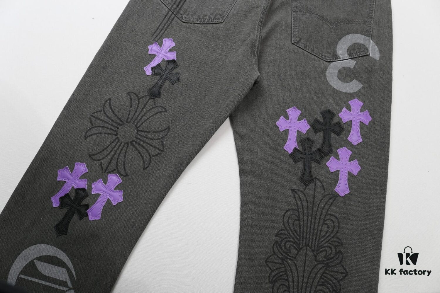 Chrome Hearts Official Exclusive Graffiti Painted Purple Bull Denim Jeans
