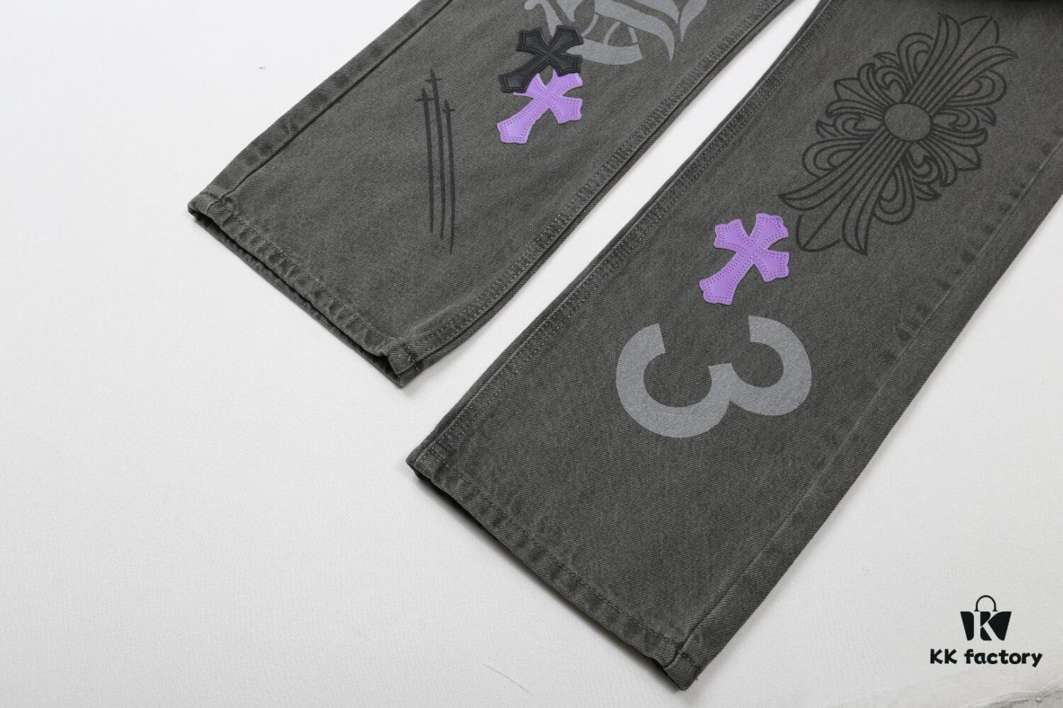 Chrome Hearts Official Exclusive Graffiti Painted Purple Bull Denim Jeans