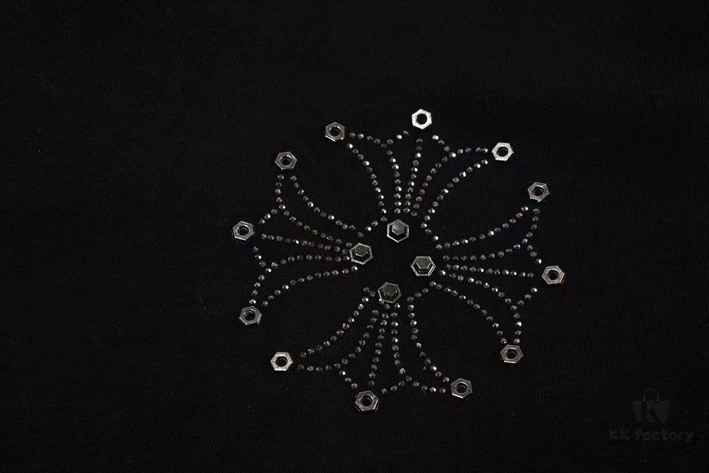 2025 New Croxx Heart Metal Rhinestone Embellished Short Sleeve T-Shirt