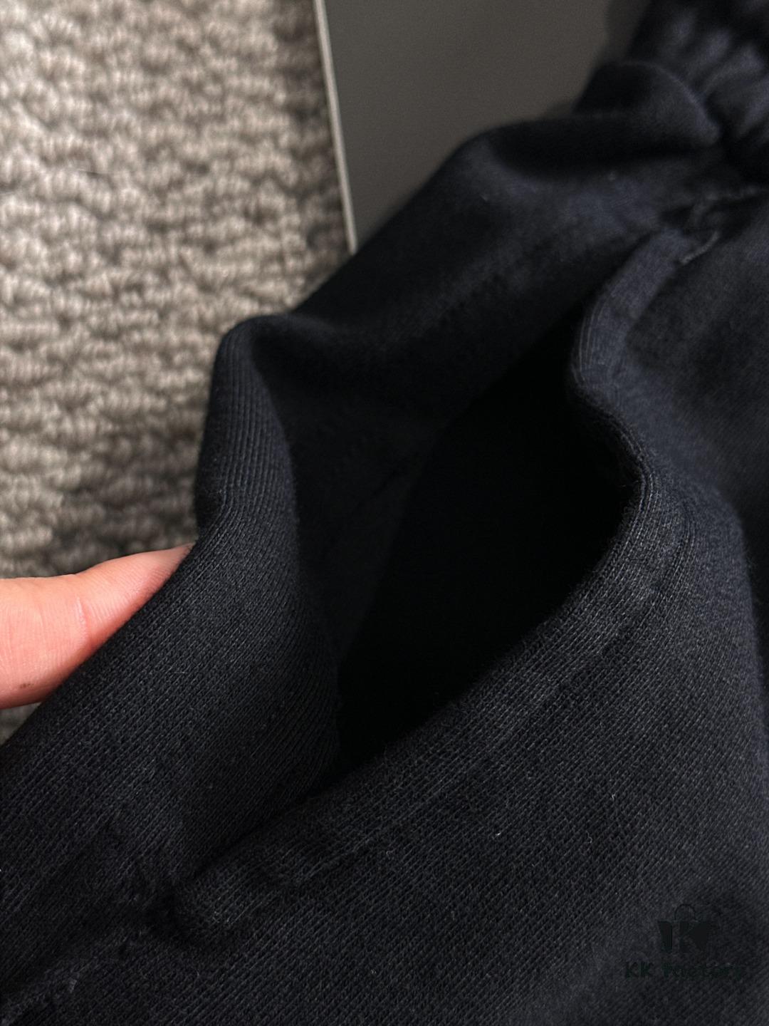 High-End Stone Island 2025 Spring/Summer New Casual Washed Shorts with Elastic Waistband, Heavy Washed Cotton Pants with Wax-Dyed Texture, Soft and Comfortable 'Tripe' Handfeel, Breathable Premium Fabric, Refined Craftsmanship and Brand Design Philosophy