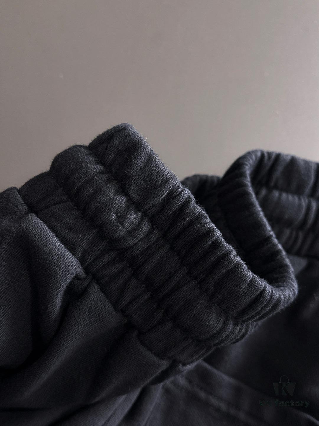 High-End Stone Island 2025 Spring/Summer New Casual Washed Shorts with Elastic Waistband, Heavy Washed Cotton Pants with Wax-Dyed Texture, Soft and Comfortable 'Tripe' Handfeel, Breathable Premium Fabric, Refined Craftsmanship and Brand Design Philosophy