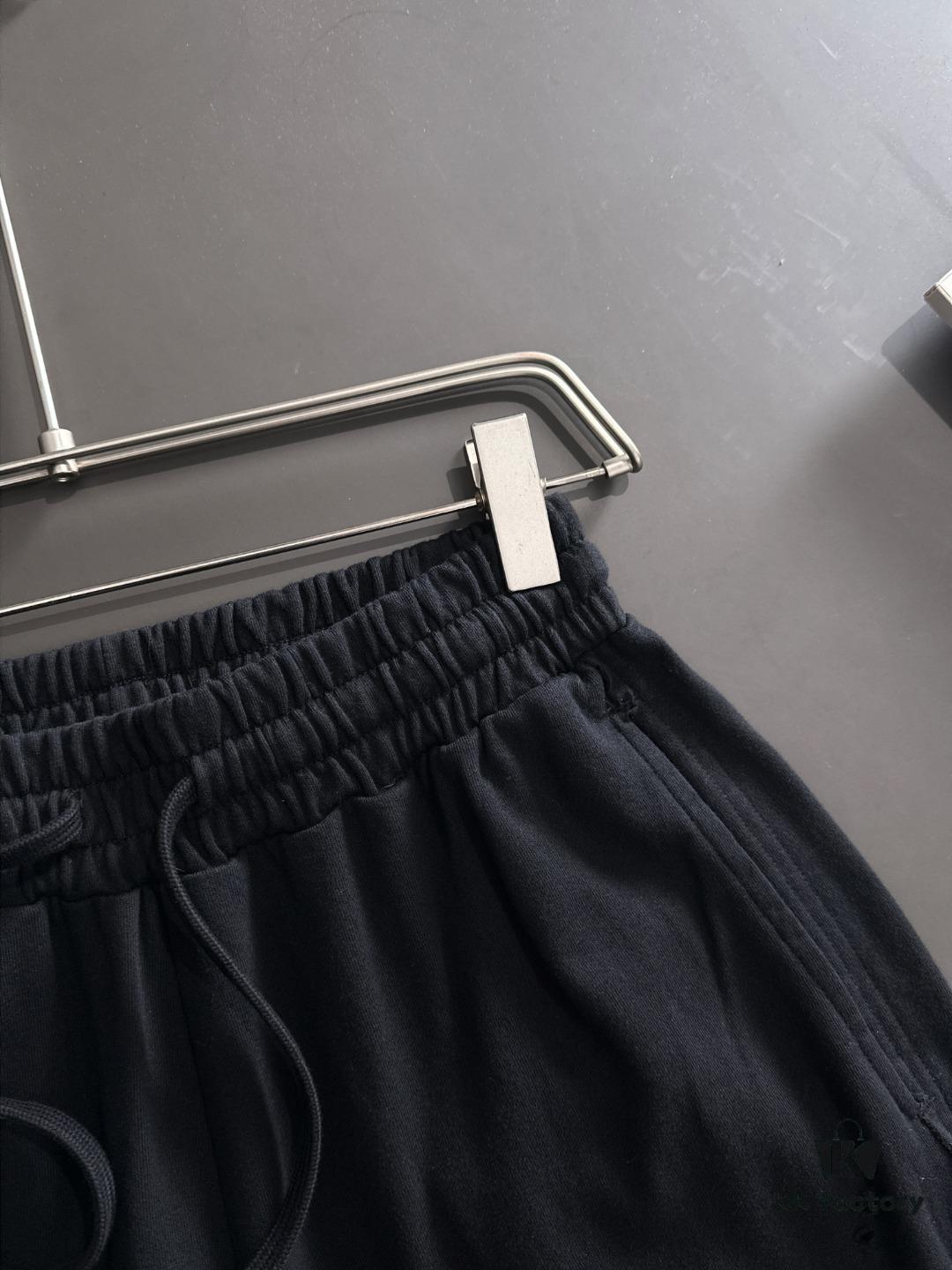 High-End Stone Island 2025 Spring/Summer New Casual Washed Shorts with Elastic Waistband, Heavy Washed Cotton Pants with Wax-Dyed Texture, Soft and Comfortable 'Tripe' Handfeel, Breathable Premium Fabric, Refined Craftsmanship and Brand Design Philosophy