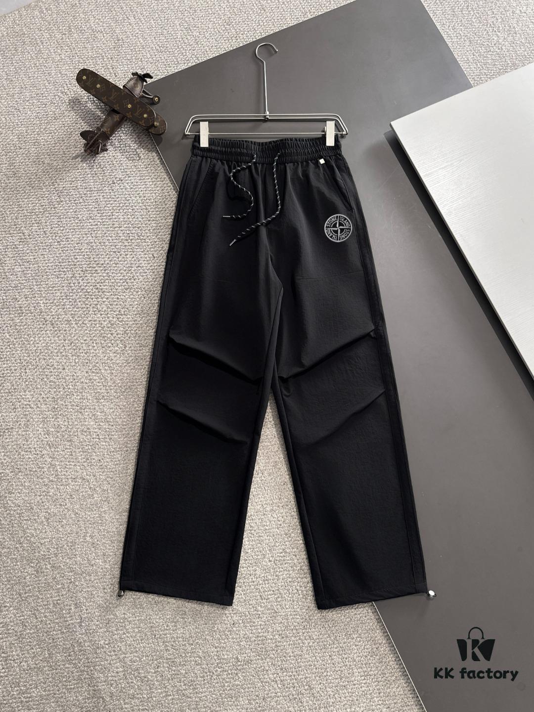 Stone Island 2025 Spring/Summer New Elastic Waist Casual Pants, Lightweight Custom Fabric, Breathable and Comfortable, Exquisite Details, Premium Design Concept, Soft and Smooth Texture, Smart Casual Cut with Excellent Fit