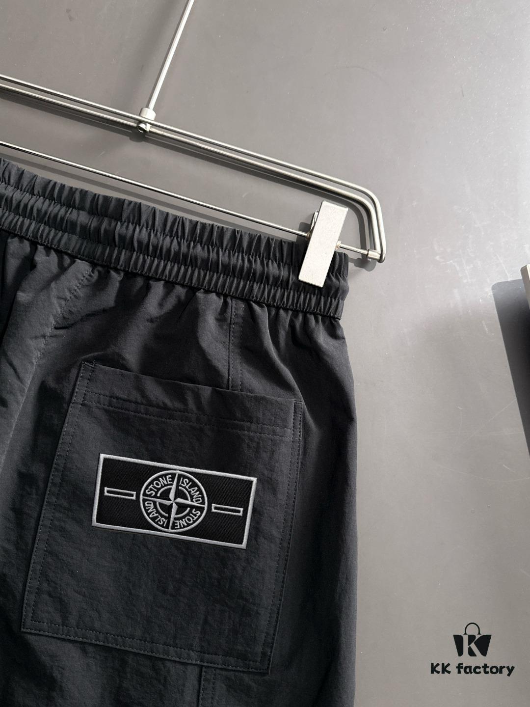 Stone Island 2025 Spring/Summer New Elastic Waist Casual Pants, Lightweight Custom Fabric, Breathable and Comfortable, Exquisite Details, Premium Design Concept, Soft and Smooth Texture, Smart Casual Cut with Excellent Fit