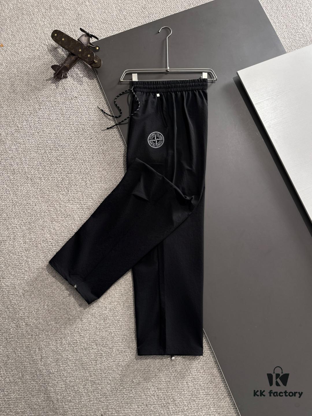 Stone Island 2025 Spring/Summer New Elastic Waist Casual Pants, Lightweight Custom Fabric, Breathable and Comfortable, Exquisite Details, Premium Design Concept, Soft and Smooth Texture, Smart Casual Cut with Excellent Fit