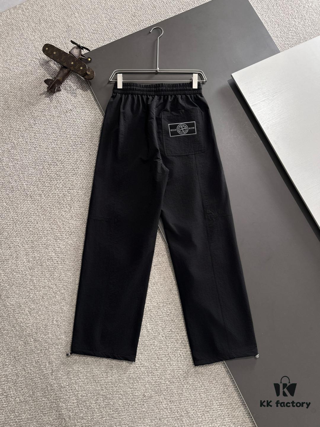 Stone Island 2025 Spring/Summer New Elastic Waist Casual Pants, Lightweight Custom Fabric, Breathable and Comfortable, Exquisite Details, Premium Design Concept, Soft and Smooth Texture, Smart Casual Cut with Excellent Fit
