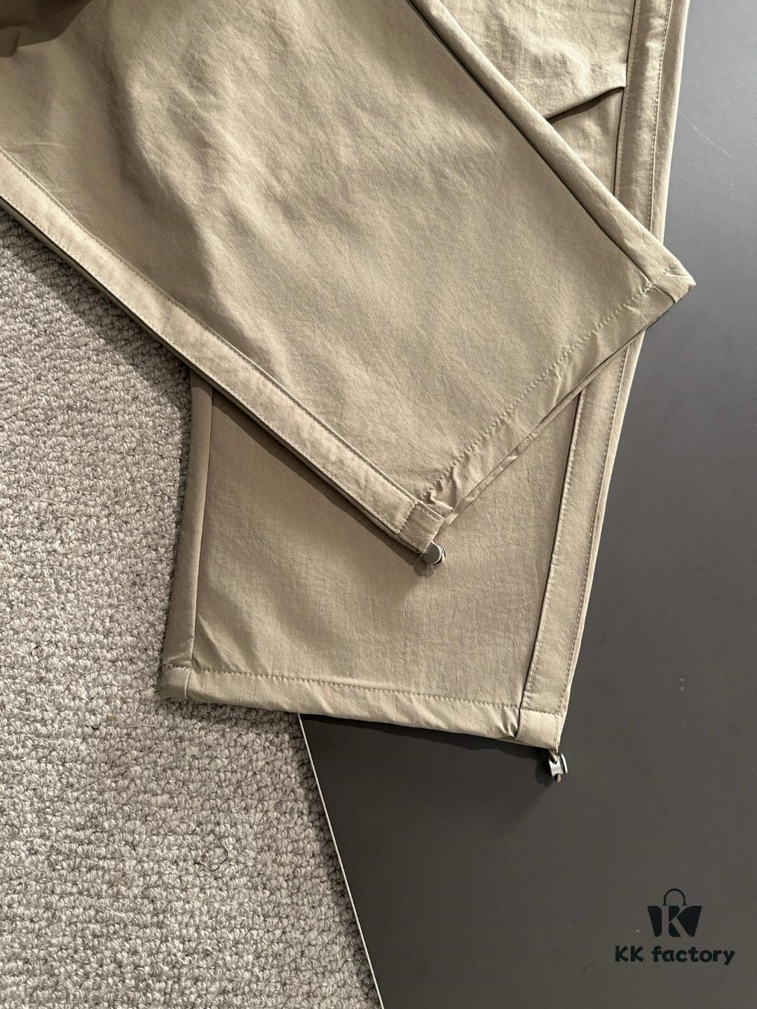 Stone Island 2025 Spring/Summer New Elastic Waist Casual Pants, Lightweight Custom Fabric, Breathable and Comfortable, Exquisite Details, Premium Design Concept, Soft and Smooth Texture, Relaxed Cut with Excellent Fit