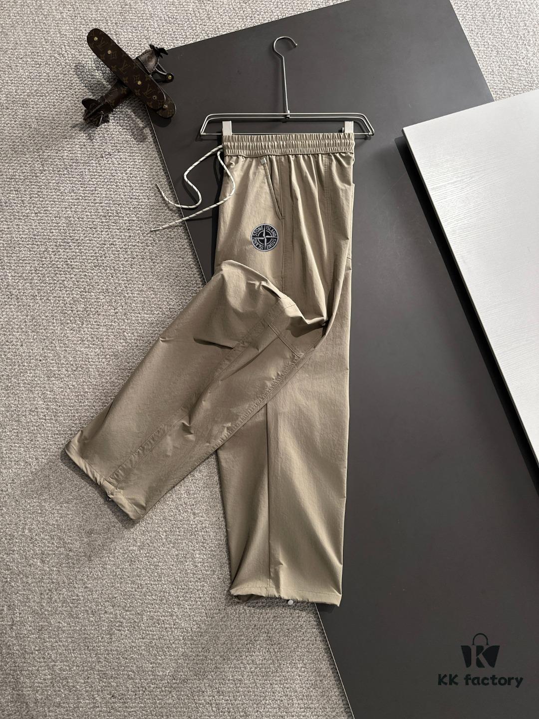 Stone Island 2025 Spring/Summer New Elastic Waist Casual Pants, Lightweight Custom Fabric, Breathable and Comfortable, Exquisite Details, Premium Design Concept, Soft and Smooth Texture, Relaxed Cut with Excellent Fit