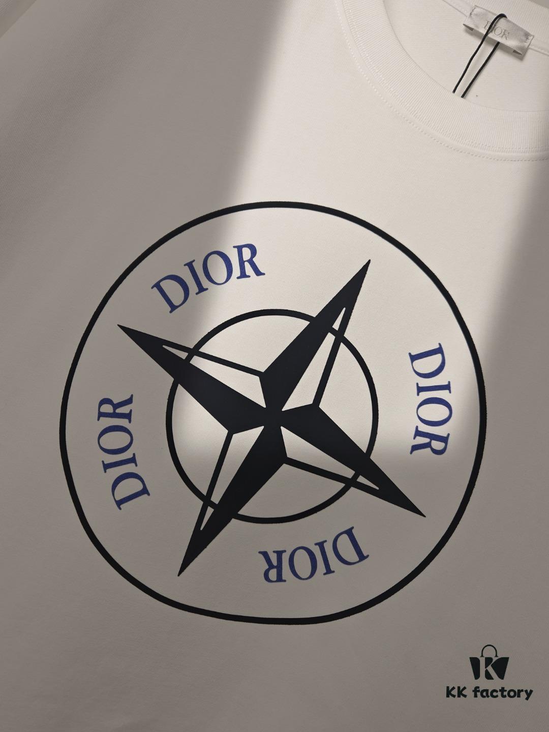 DIOR & Stone Island Short Sleeve T-Shirt, Premium Version with Original Pattern Custom 280g 32S Double-Yarn 100% Cotton Fabric, Exceptionally Soft and Comfortable, Fully Different from Market Versions, Shrink-Resistant, Deformation-Resistant, Anti-Pilling, Paired with 320g 1x1 Ribbing (Same-Dye-Batch Ribbing for Color Consistency, Resists Deformation), Authentic 1:1 Fit, Custom Trims