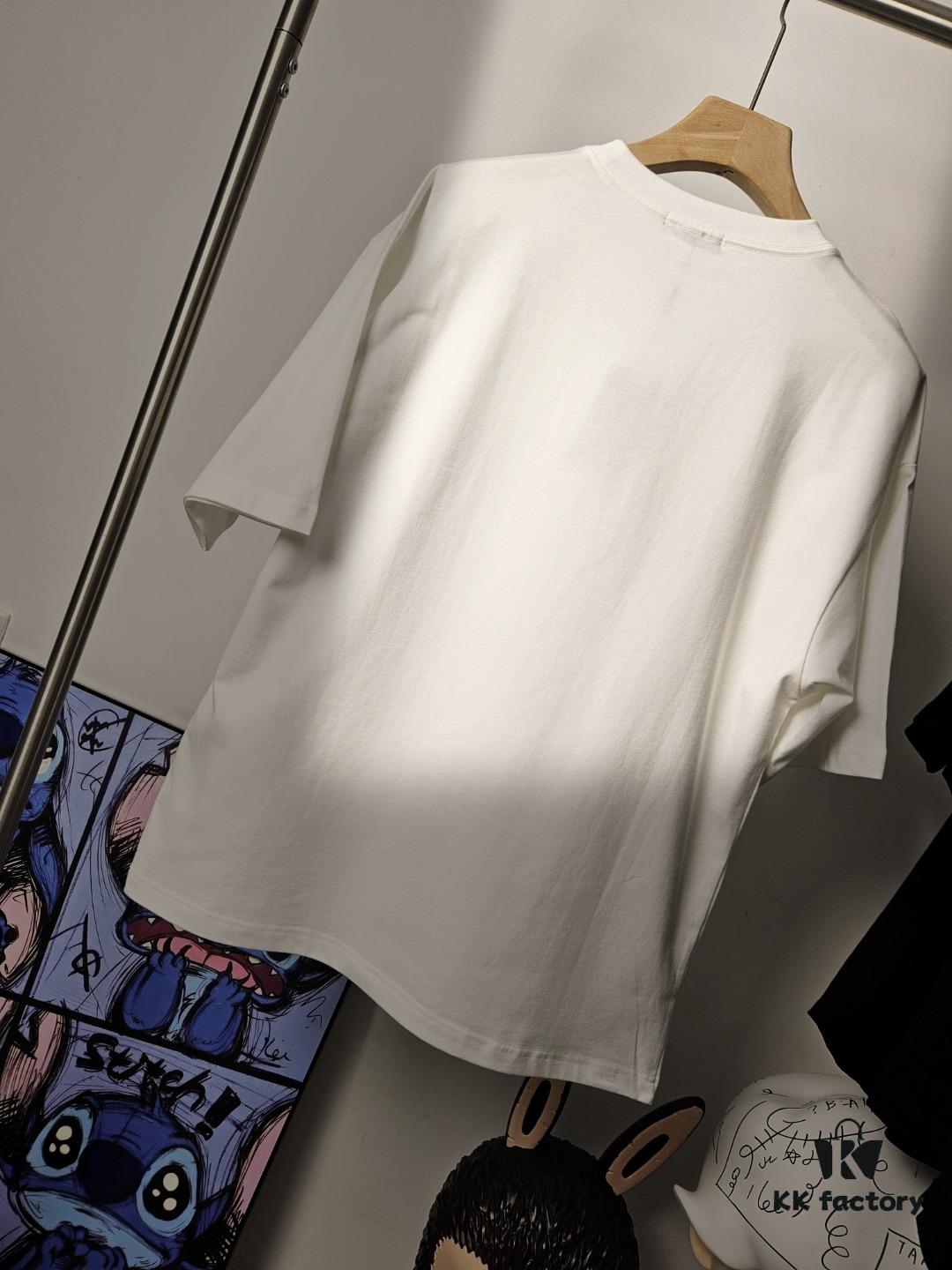 DIOR & Stone Island Short Sleeve T-Shirt, Premium Version with Original Pattern Custom 280g 32S Double-Yarn 100% Cotton Fabric, Exceptionally Soft and Comfortable, Fully Different from Market Versions, Shrink-Resistant, Deformation-Resistant, Anti-Pilling, Paired with 320g 1x1 Ribbing (Same-Dye-Batch Ribbing for Color Consistency, Resists Deformation), Authentic 1:1 Fit, Custom Trims