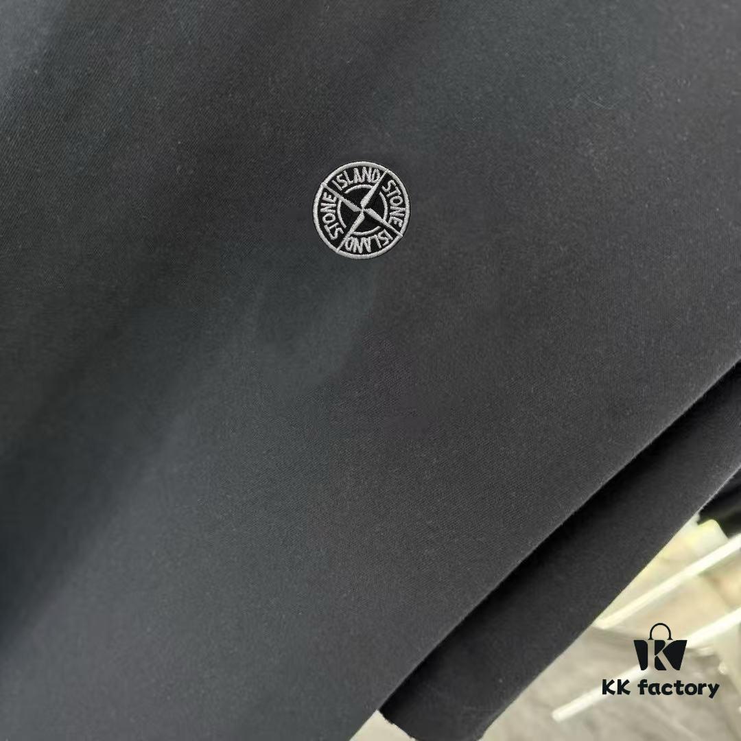 Stone Island 2025 Spring Collection Short Sleeve T-Shirt with Handcrafted Chest Logo, Premium 260g Ring-Dyed Cotton Fabric, Custom Gold Thread Detailing, Button-Hem Craftsmanship, OS Oversized Drop-Shoulder Fit, Unisex Style