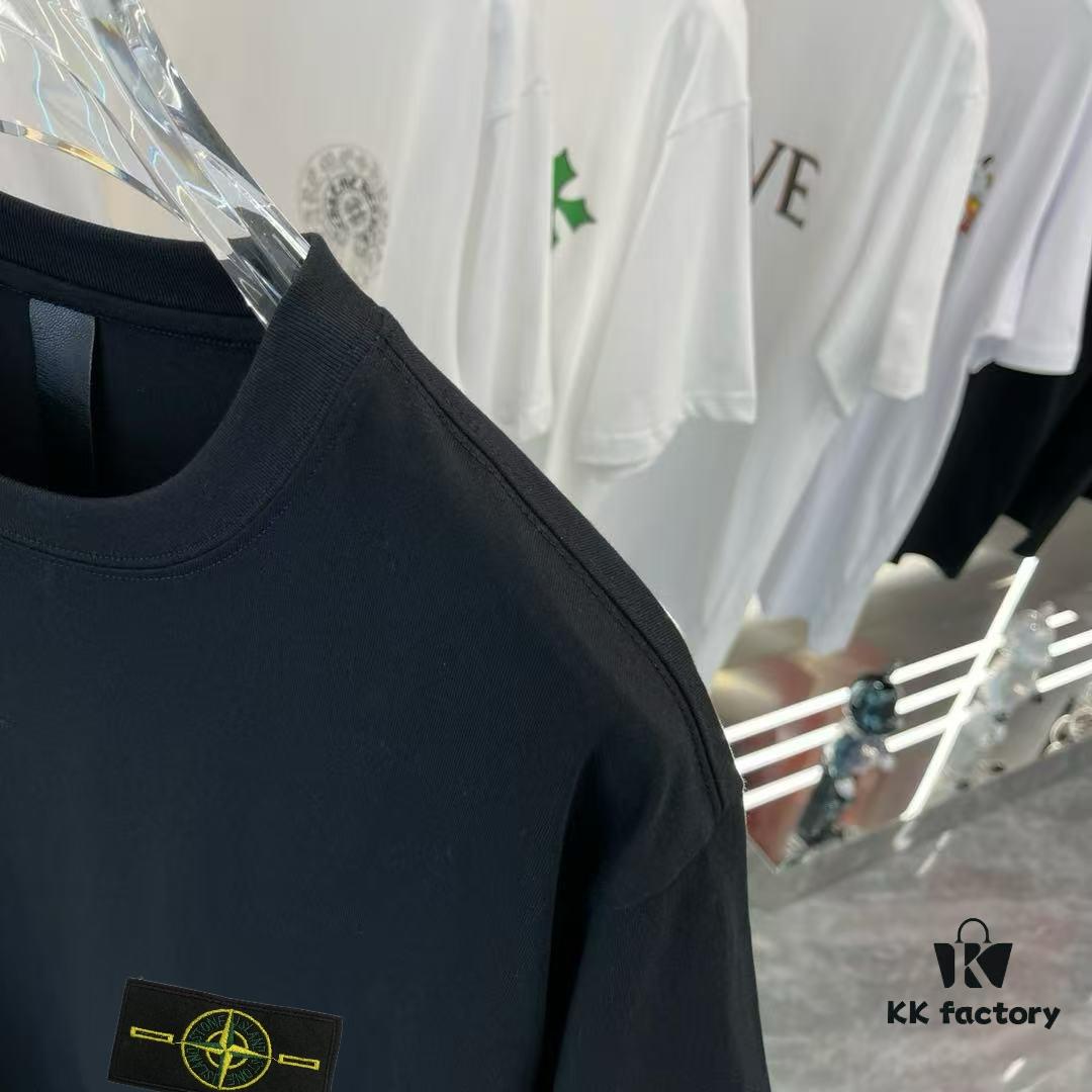 Stone Island 2025 Spring Collection Short Sleeve T-Shirt with Hand-Customized Chest Logo, 100% Cotton Premium Fabric, 260g Same-Batch Dyed Material, OS Drop-Shoulder Fit