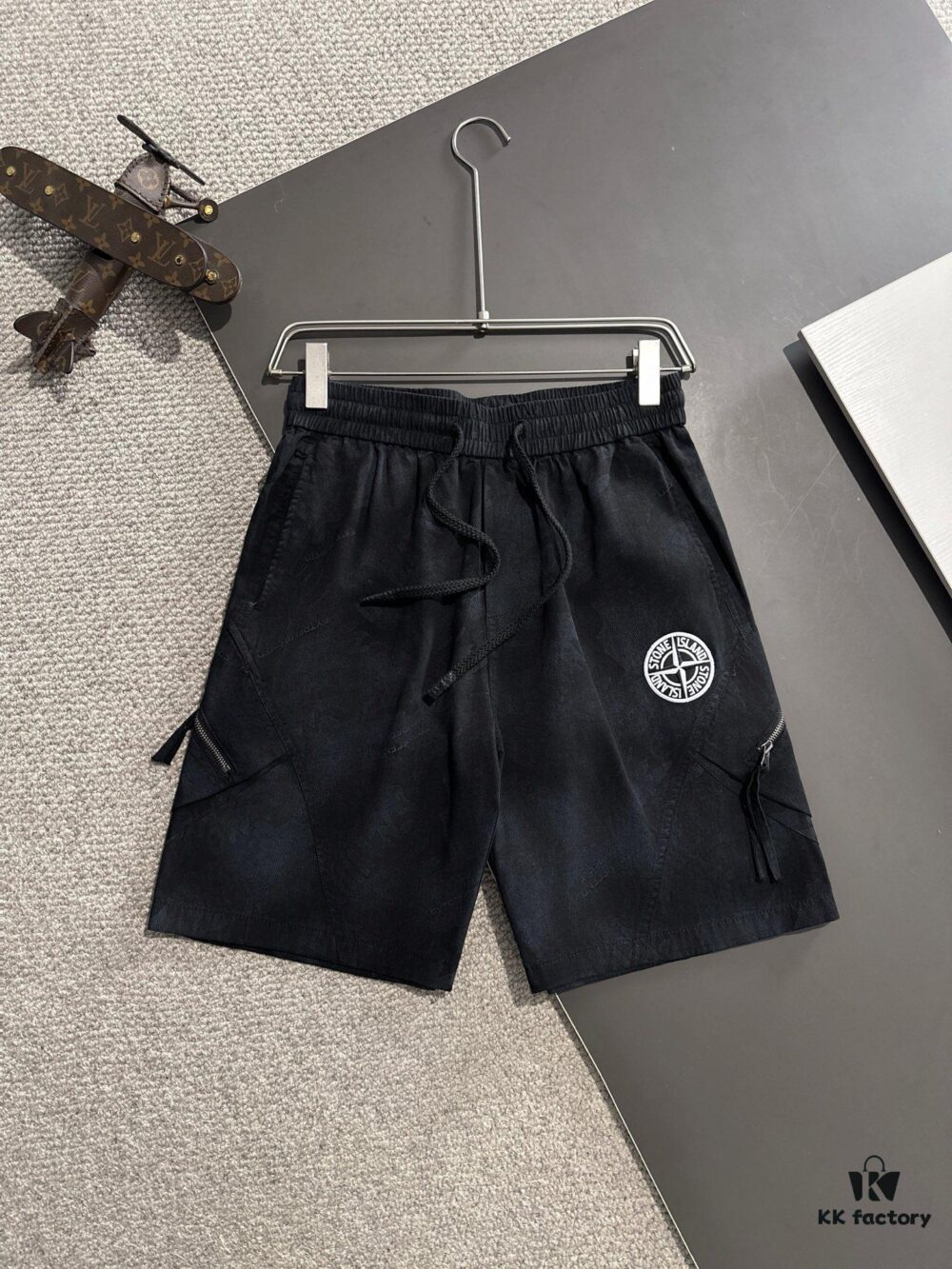 High-End Stone Island 2025 Spring/Summer New Casual Drawstring Shorts, Premium Counter Custom Fabric, Breathable and Comfortable, Exquisite Details, Brand Design Concept, High Quality, Soft and Smooth Touch