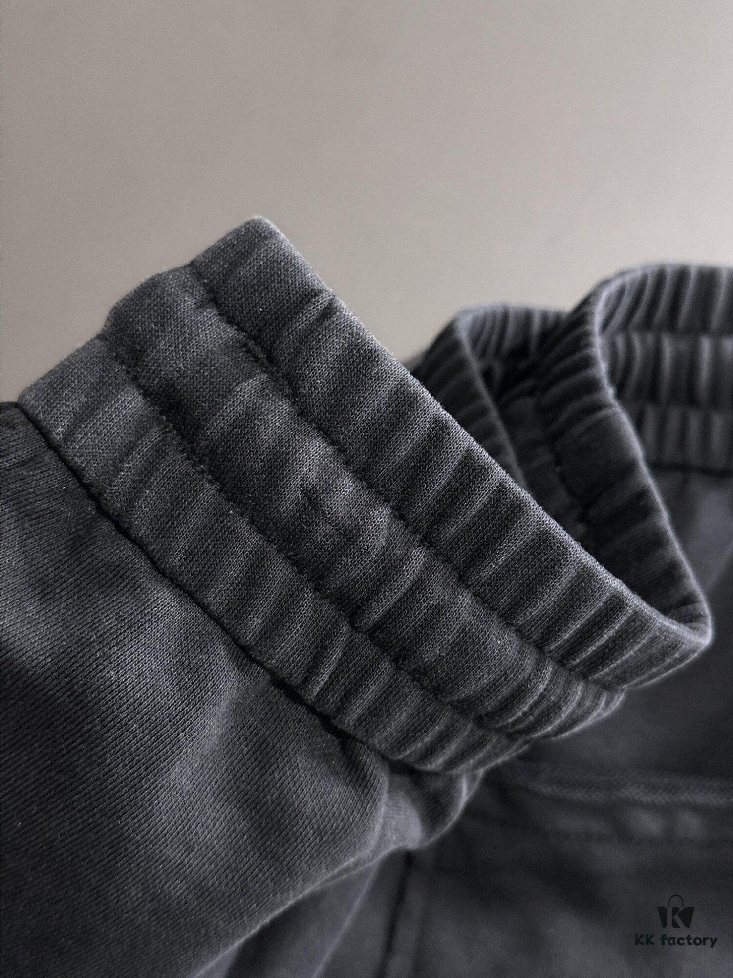 High-End Stone Island 2025 Spring/Summer New Casual Drawstring Shorts, Premium Counter Custom Fabric, Breathable and Comfortable, Exquisite Details, Brand Design Concept, Soft and Smooth Touch, Excellent Fit and Tailoring