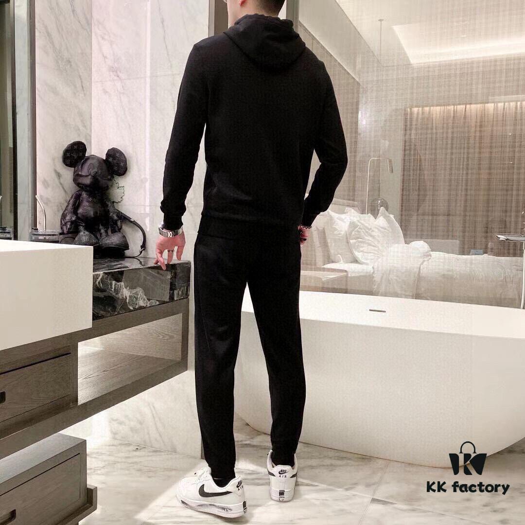 VALENTINO (Gospel for the Plus-Size) New 2025 Best-Selling Sweatshirt Set, Authentic Original Version, Premium Natural Roman Cotton, Elegant and Comfortable, Full Range from M to 5XL