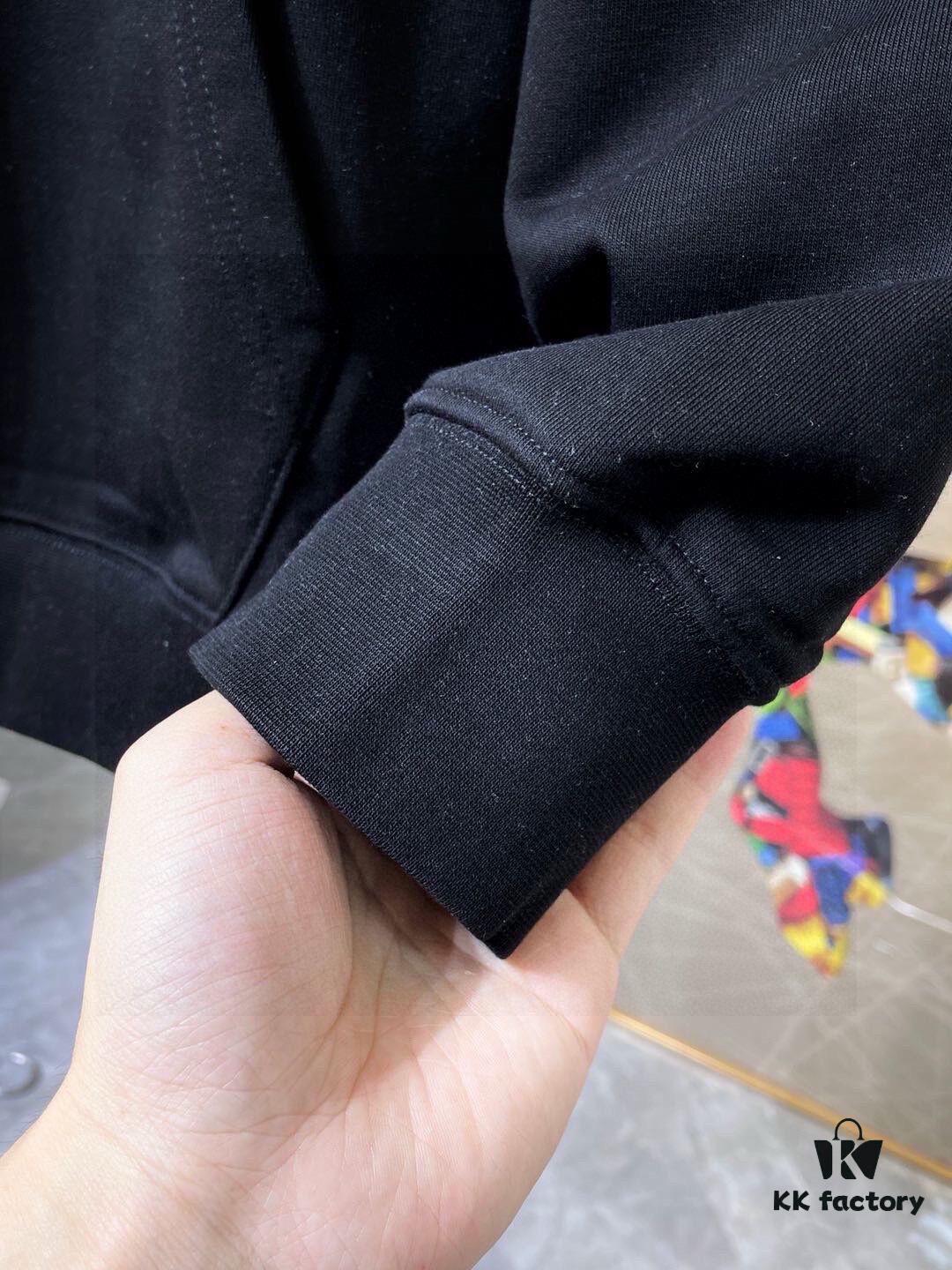 VALENTINO (Blessing for the Plus-Size) New 2025 Bestselling Hoodie Set – Authentic Original Version, Premium Natural Roman Cotton, Elegant and Comfortable