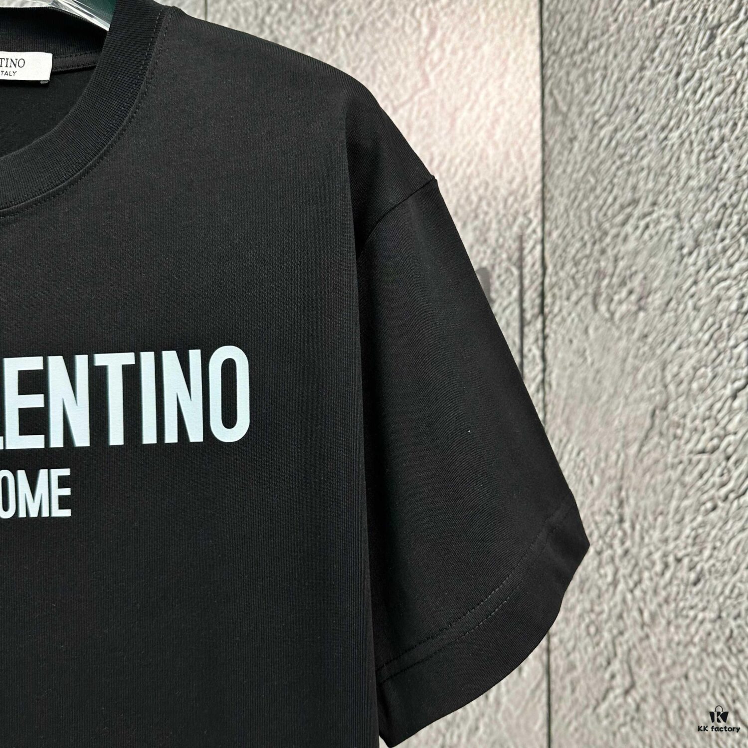 New Valentino 2025 Spring-Summer Short Sleeve T-Shirt, Heavyweight Cotton with Letter Logo Print