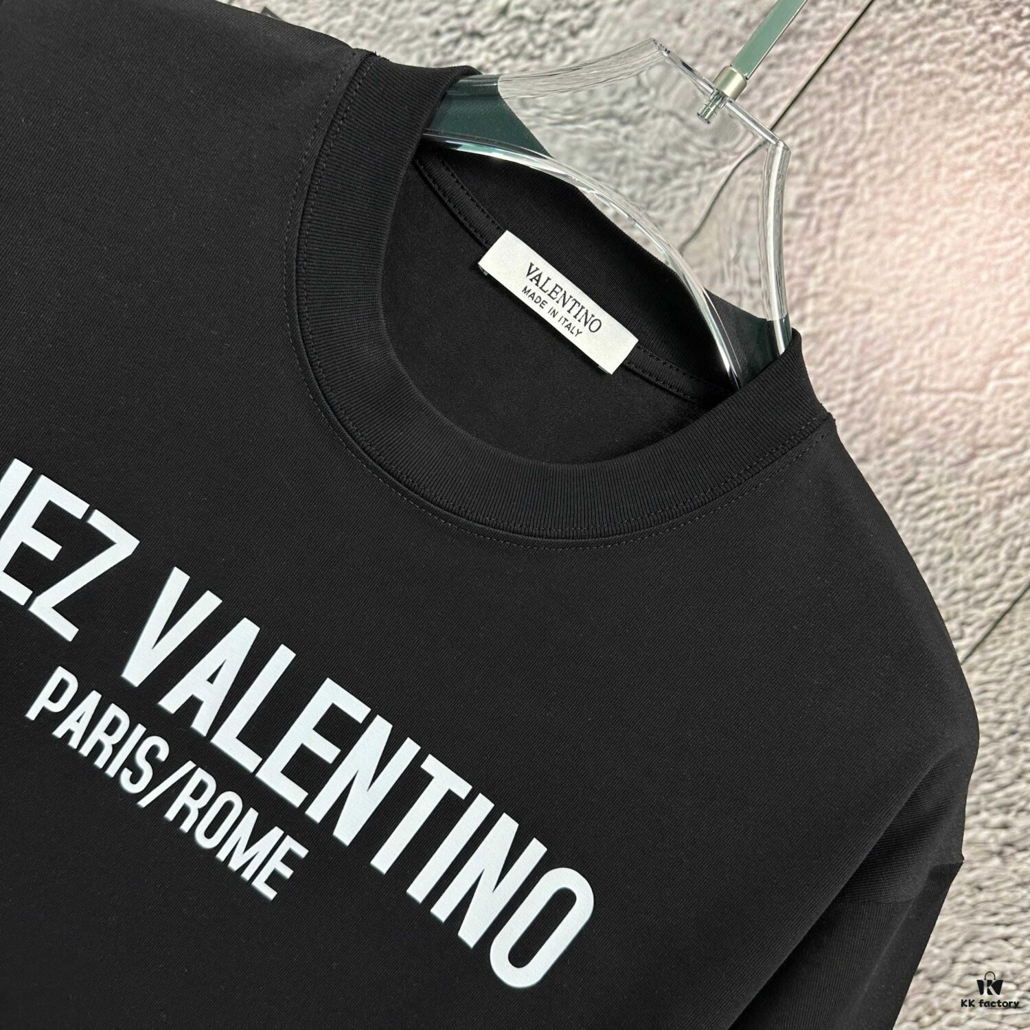 New Valentino 2025 Spring-Summer Short Sleeve T-Shirt, Heavyweight Cotton with Letter Logo Print