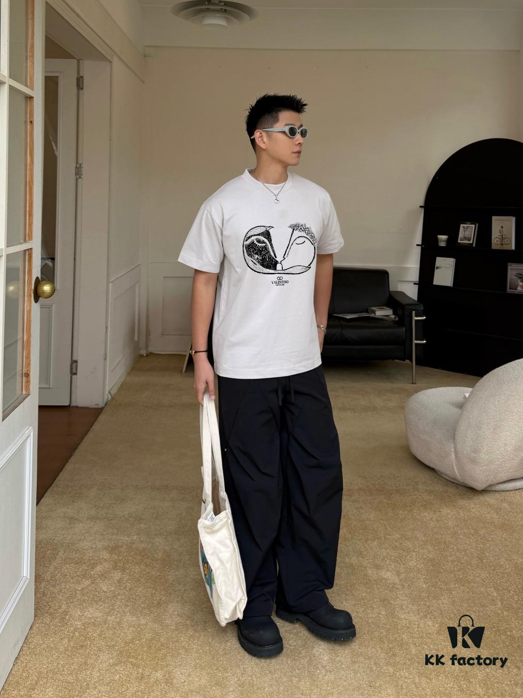 VALENTINO 2024FW Short Sleeve T-Shirt with Letter Logo Print, Premium 26s Double Yarn 300g Fabric, Heavyweight Cotton Blend, Custom Ribbed Trim Dyed-to-Match, Three Labels Included, Unisex Design