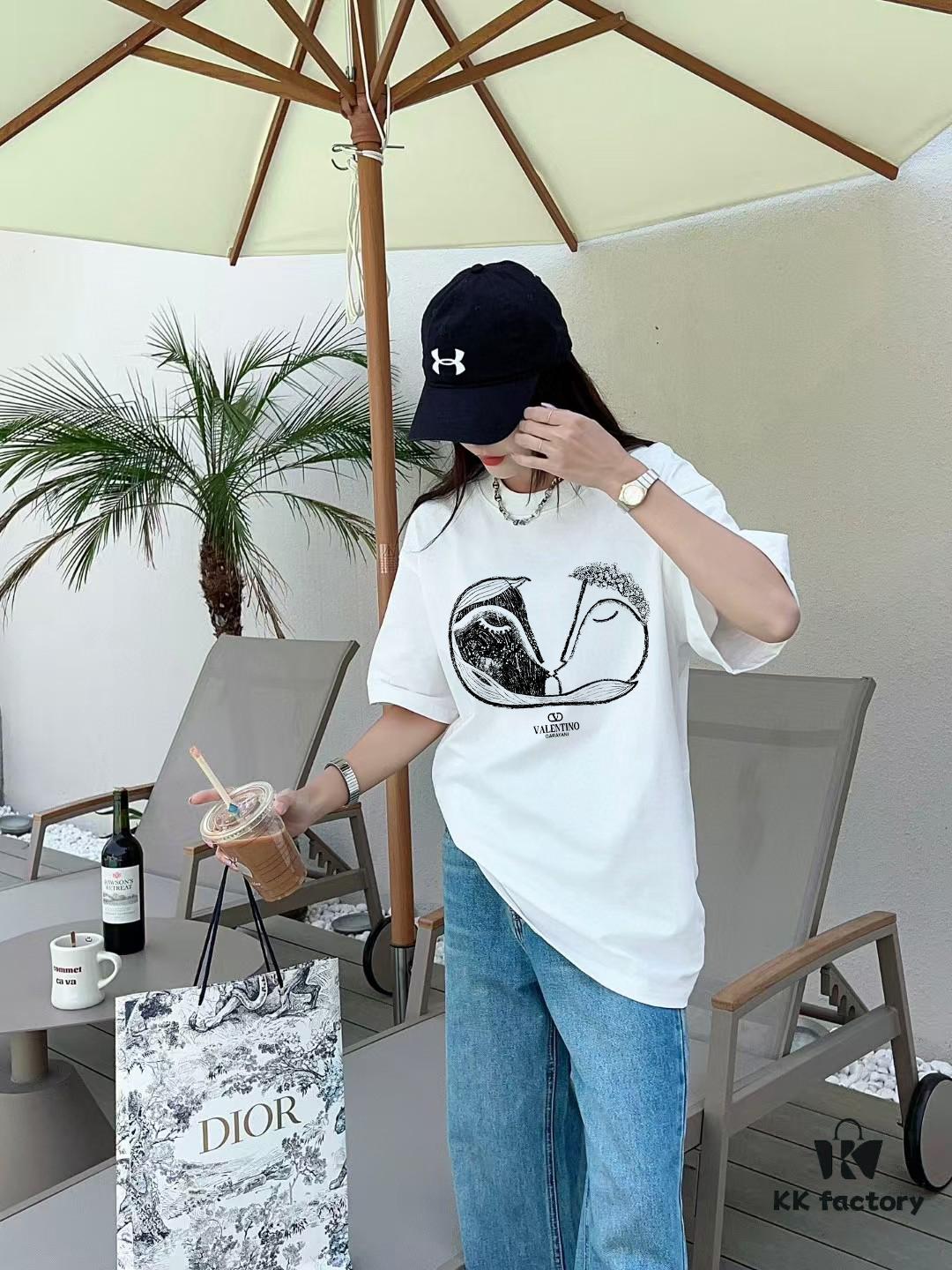 VALENTINO Men's and Women's Short Sleeve T-Shirt 2024FW Letter Logo Print Premium 26s Double Yarn 300g Fabric Heavyweight Custom Ribbed Jersey Dyed-to-Match Trims Three Labels Included