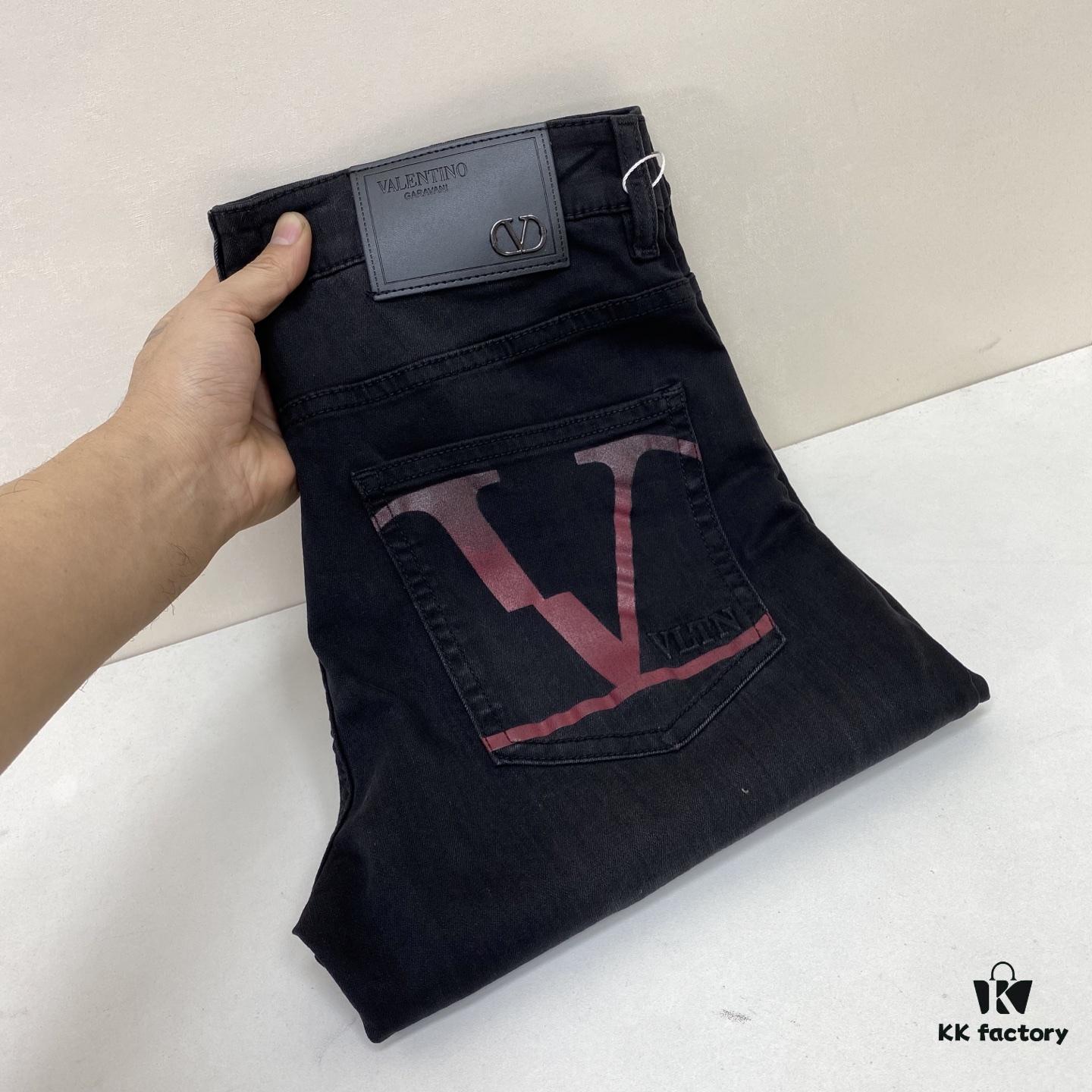 2025 Spring Summer European Cabinet New Arrival Super A-Level Overseas Trade Order Source Top Original High-End Men's Fashion Slim-Fit Slight Straight Denim Jeans 528-42