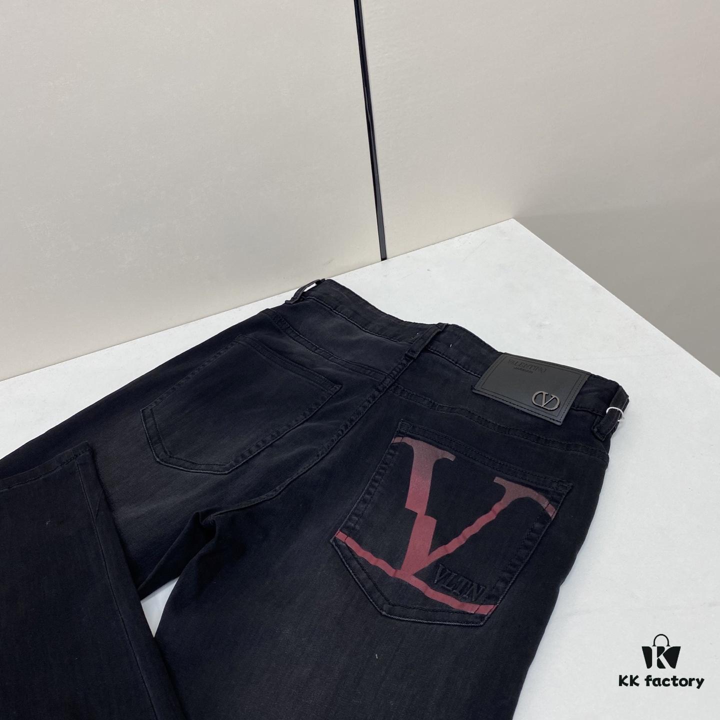 2025 Spring Summer European Cabinet New Arrival Super A-Level Overseas Trade Order Source Top Original High-End Men's Fashion Slim-Fit Slight Straight Denim Jeans 528-42