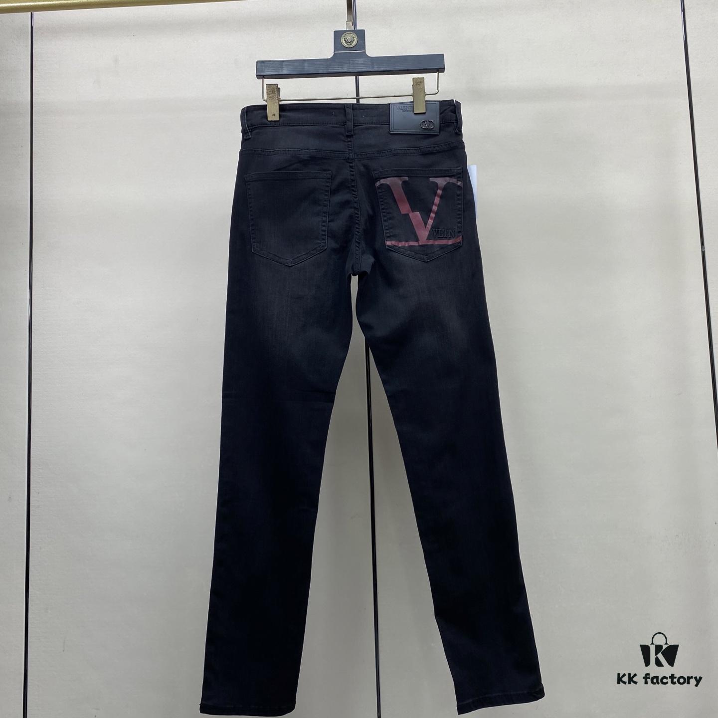 2025 Spring Summer European Cabinet New Arrival Super A-Level Overseas Trade Order Source Top Original High-End Men's Fashion Slim-Fit Slight Straight Denim Jeans 528-42