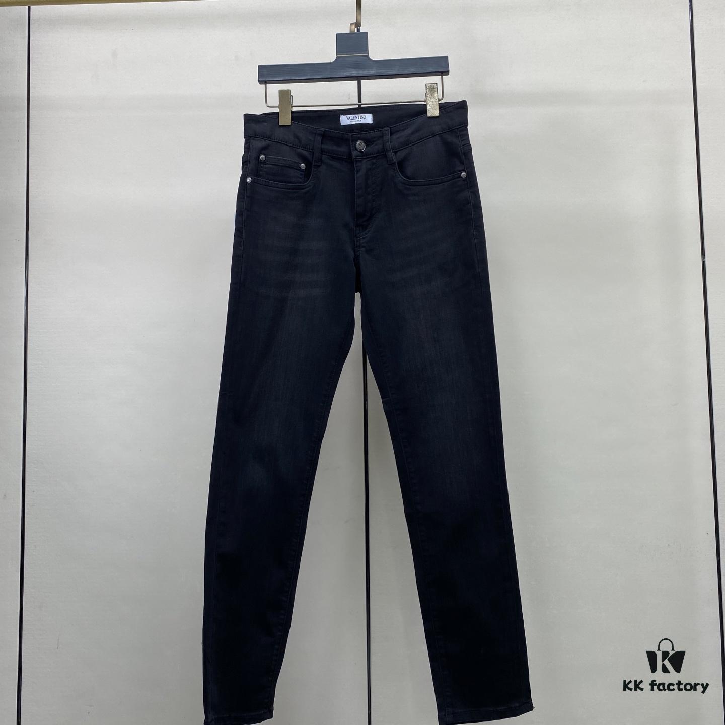 2025 Spring Summer European Cabinet New Arrival Super A-Level Overseas Trade Order Source Top Original High-End Men's Fashion Slim-Fit Slight Straight Denim Jeans 528-42