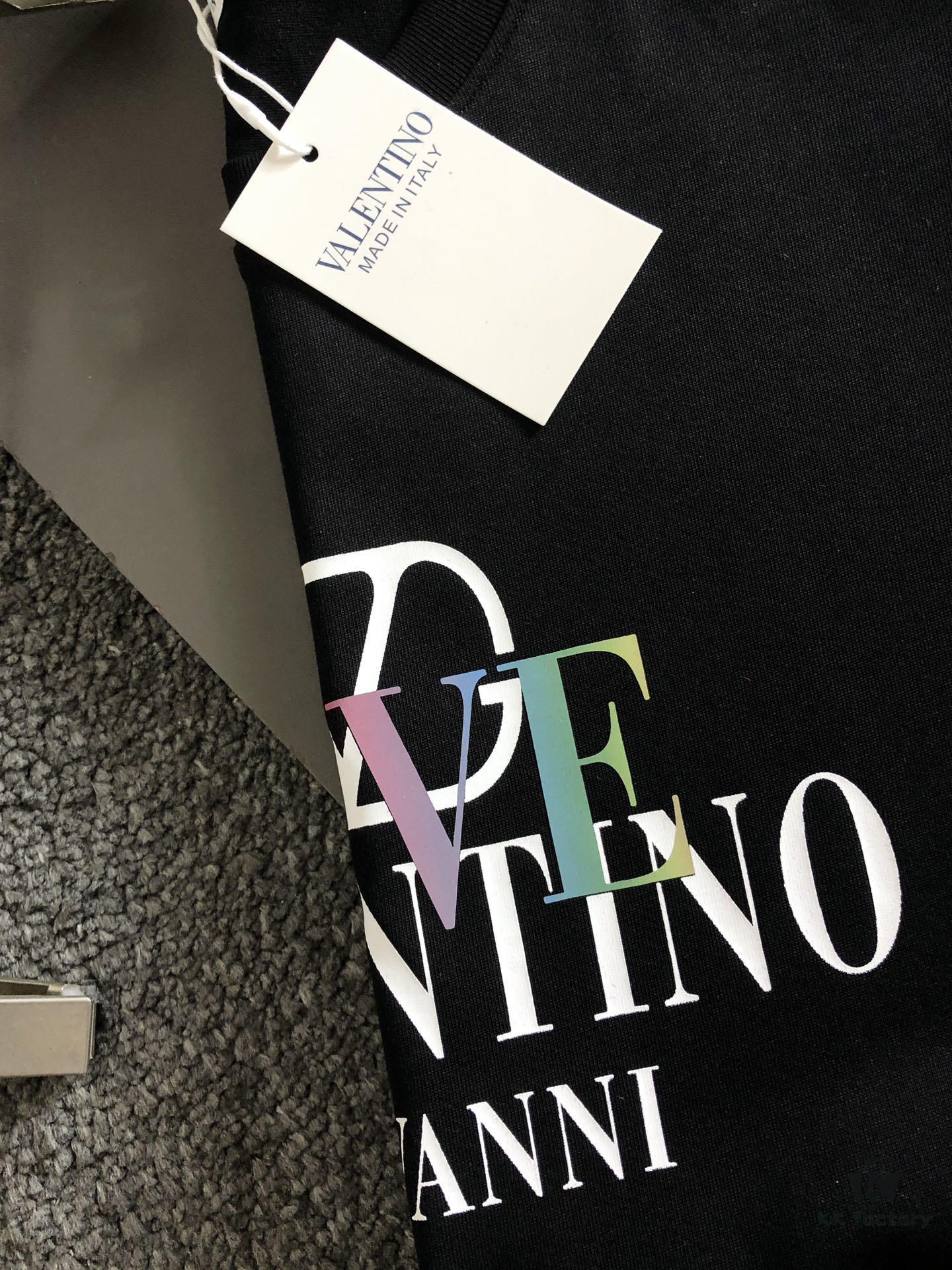 Valentino 2025 Latest Print Short Sleeve T-Shirt, High-Quality Cabinet Original Order, Top-Tier Craftsmanship with Imported Fabric