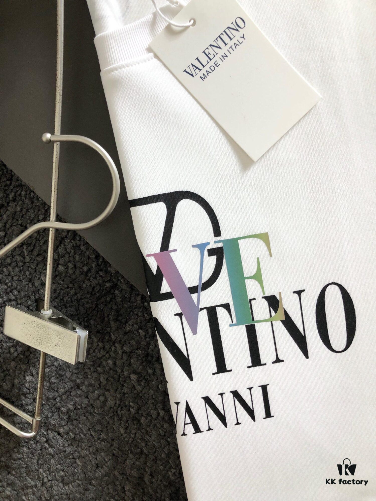 Valentino 2025 Latest Print Short Sleeve T-Shirt, High-Quality Cabinet Original Order, Top-Tier Craftsmanship with Imported Fabric