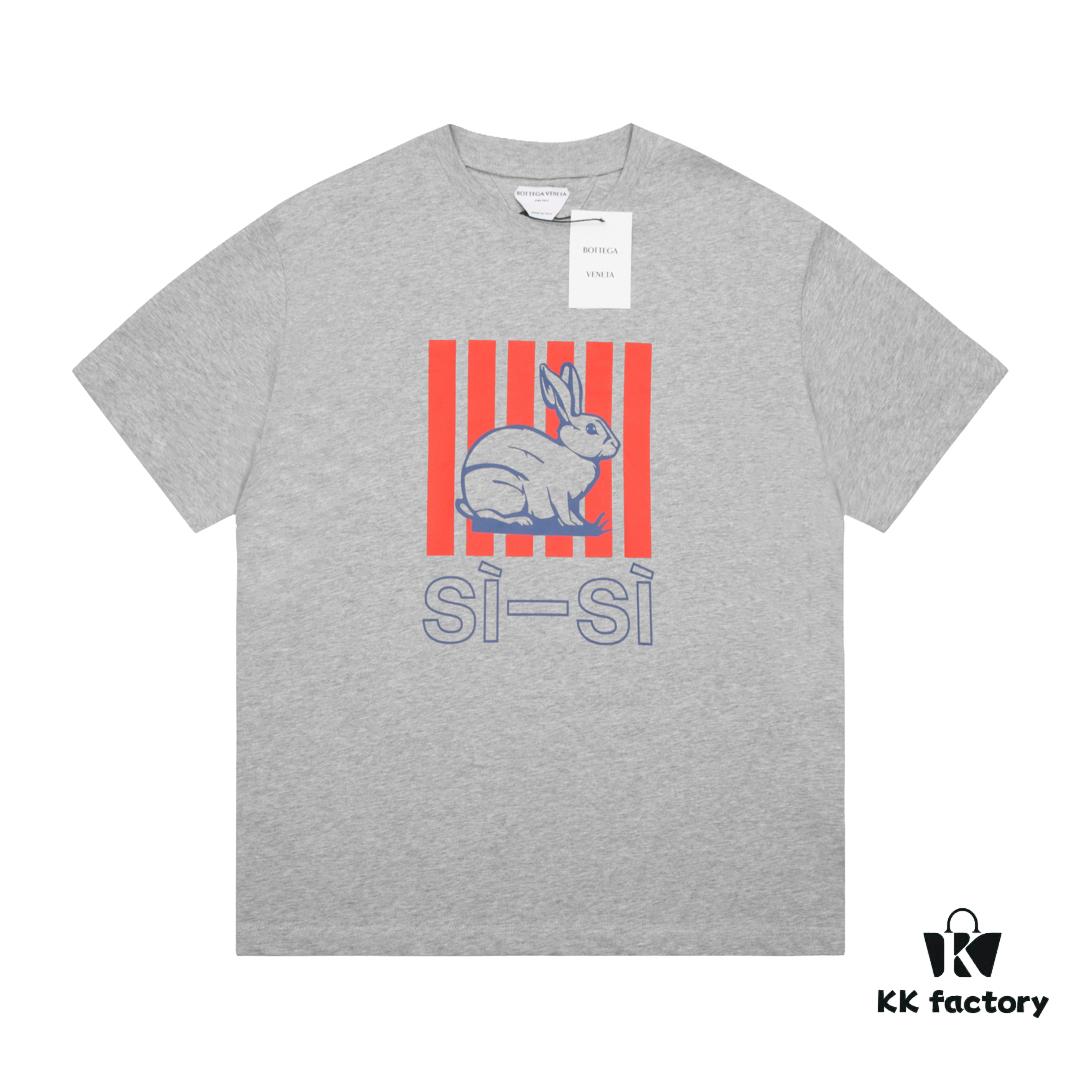 High-Quality BOTTEGA VENETA Rabbit Print Short-Sleeve T-Shirt, Premium Heavyweight Cotton Fabric, Front Graphic Print, Three Labels Included, Loose Fit, Soft Material, Unisex Design, 1:1 Replication